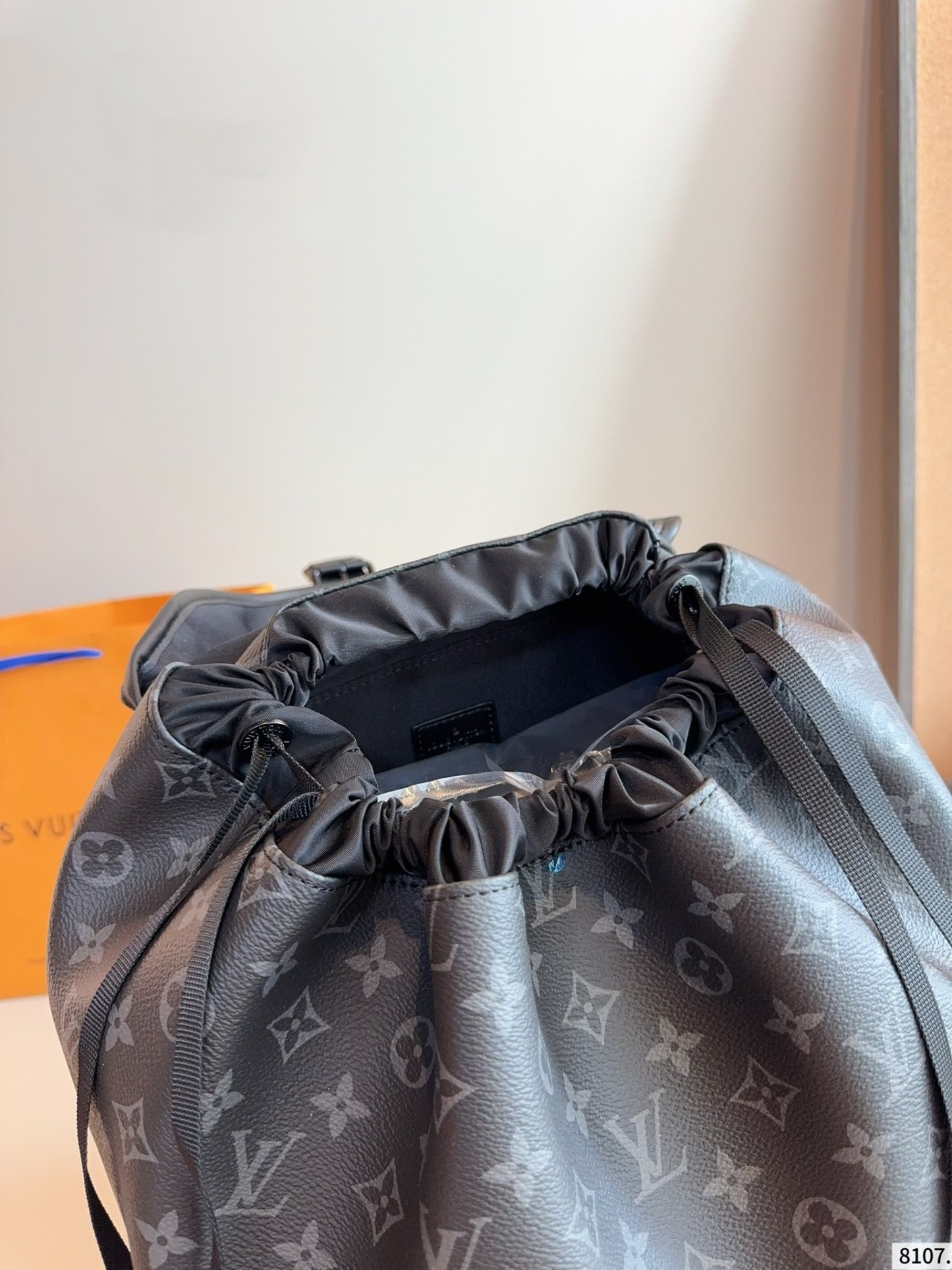 LOUIS VUITTON ルイヴィトン MONTSOURIS DISCOVERY バックパック