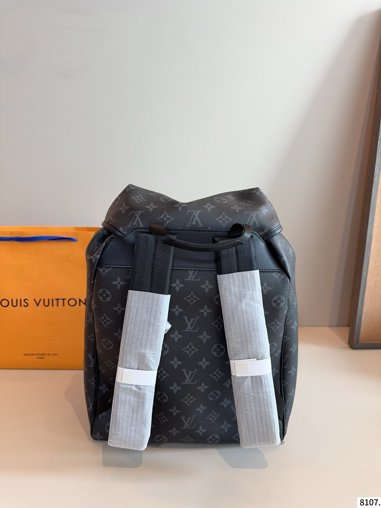 LOUIS VUITTON ルイヴィトン MONTSOURIS DISCOVERY バックパック