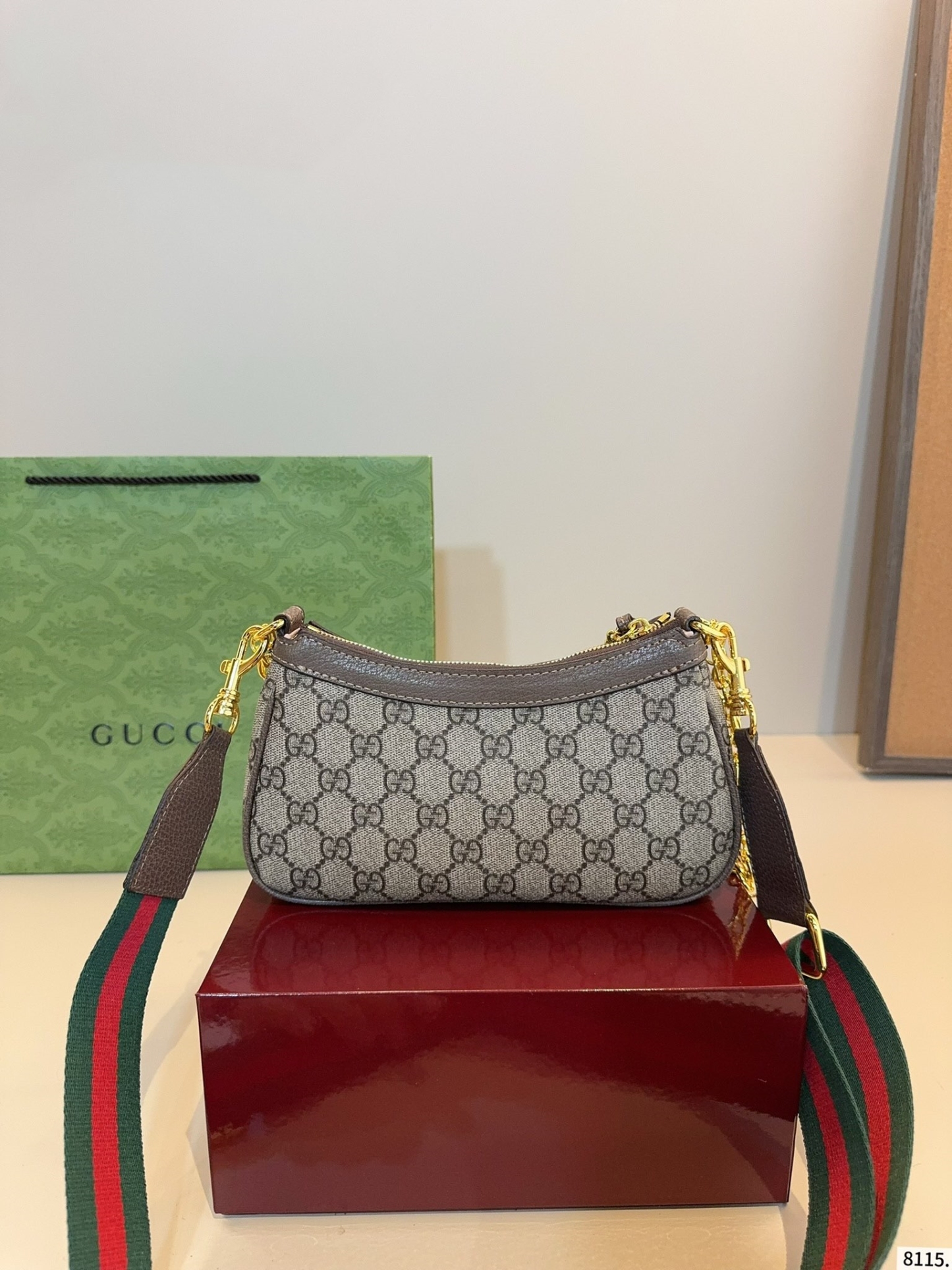 【GUCCI旗艦店】グッチ イチゴ クロスボディバッグ★人気商品★