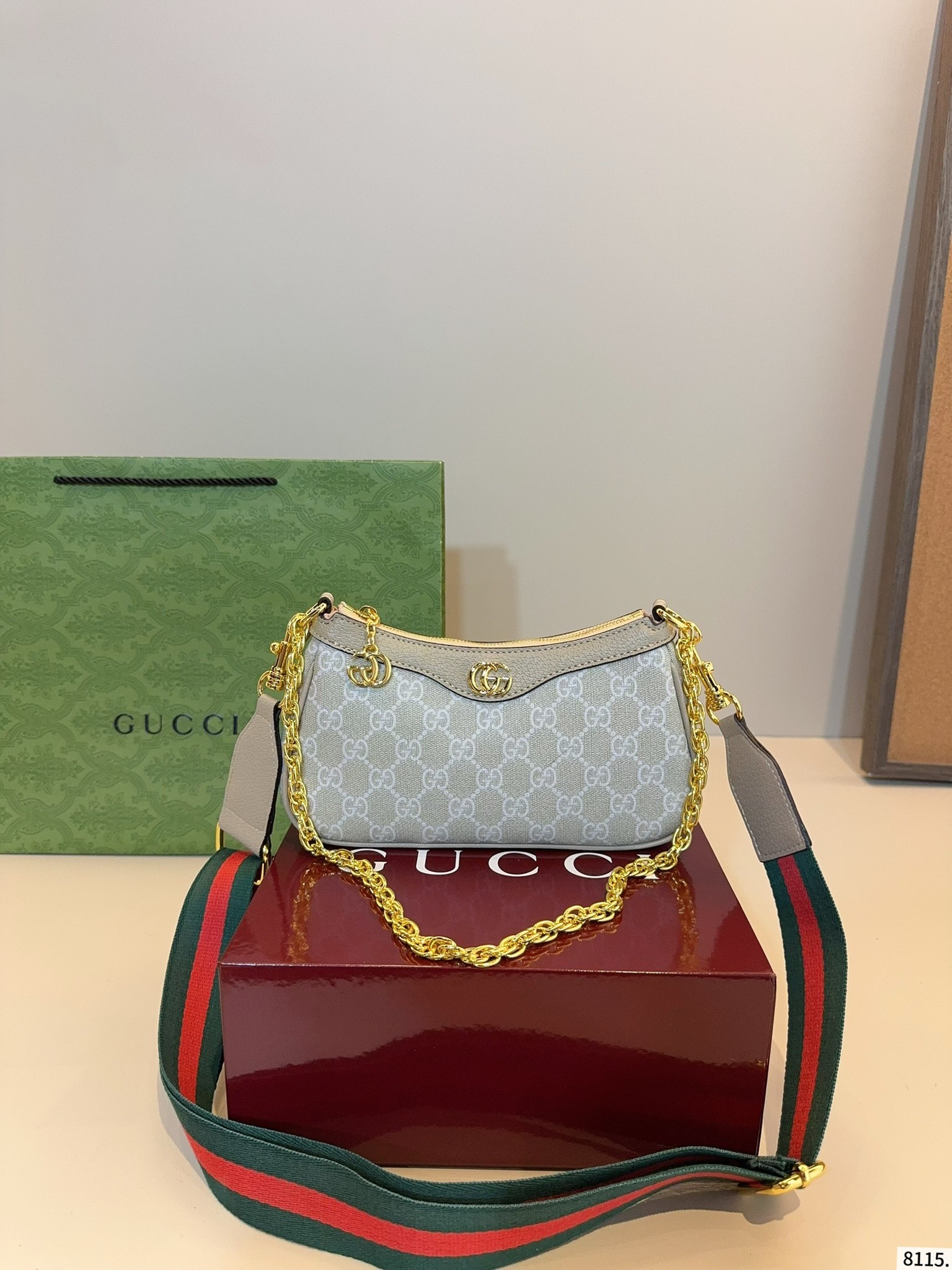 【GUCCI旗艦店】グッチ イチゴ クロスボディバッグ★人気商品★