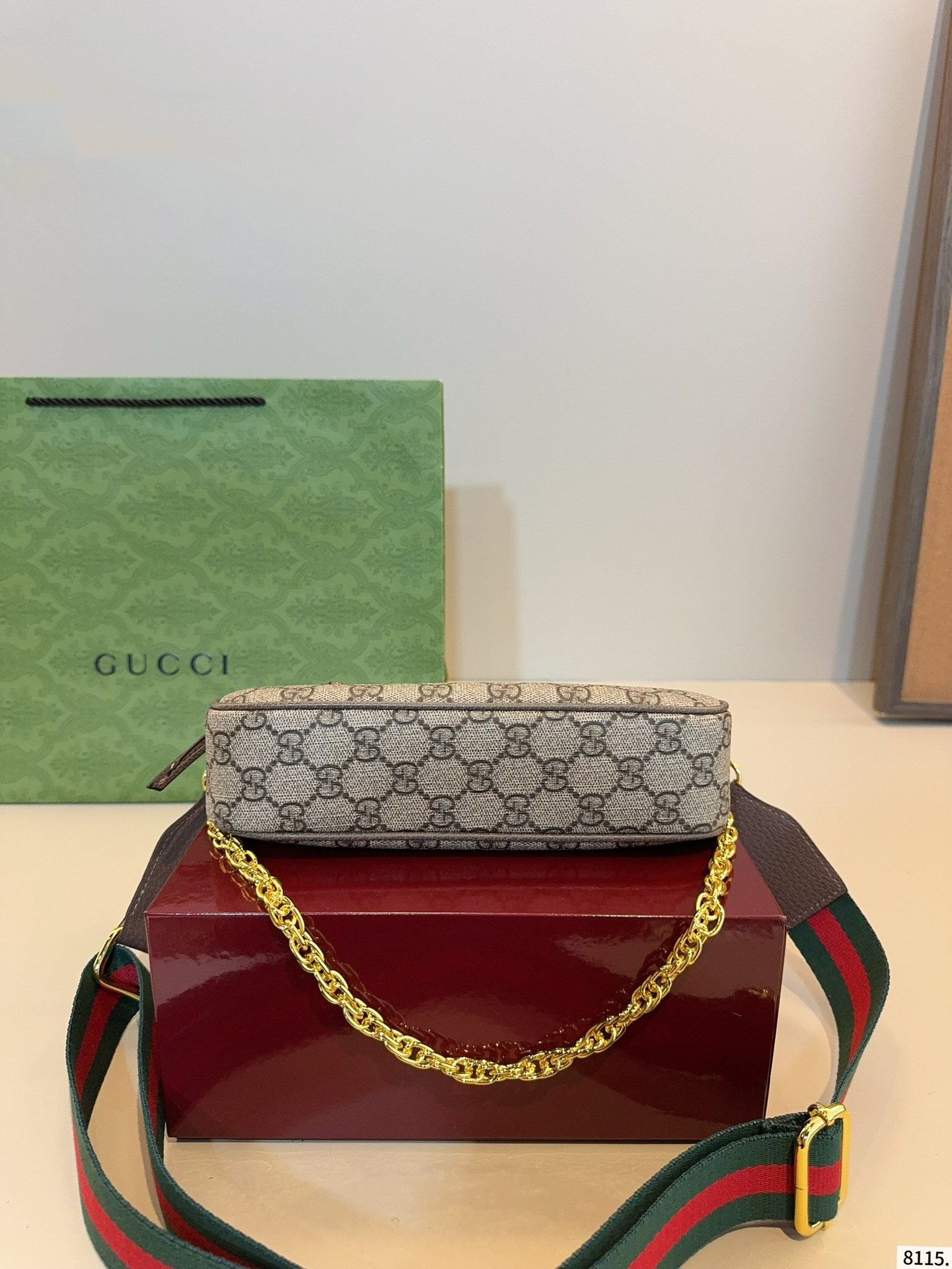 【GUCCI旗艦店】グッチ イチゴ クロスボディバッグ★人気商品★