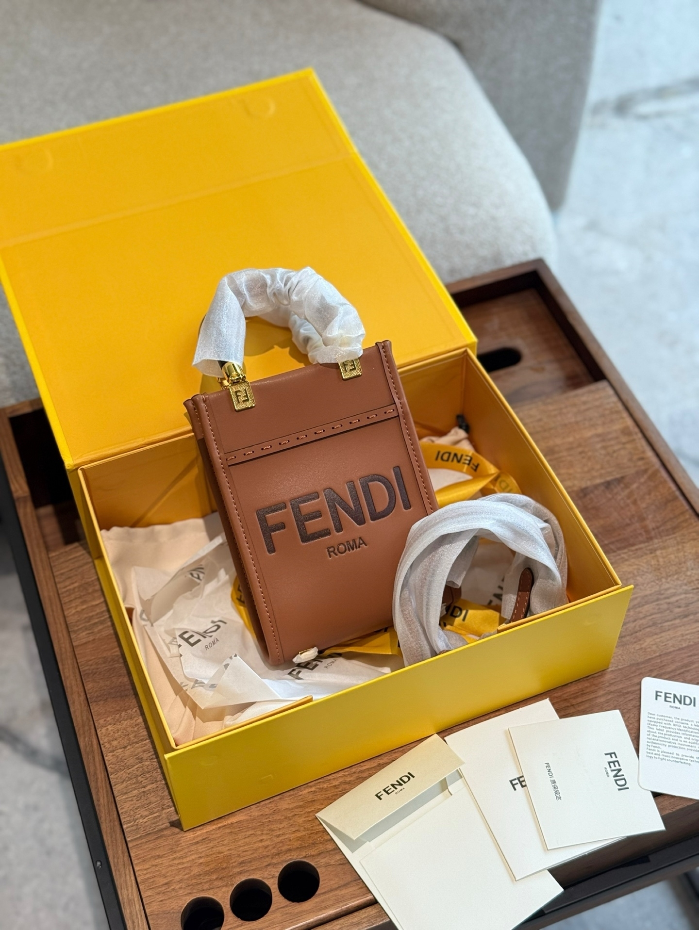 【FENDI公式旗艦店】フェンディ MINI TOTE クロスボディバッグ