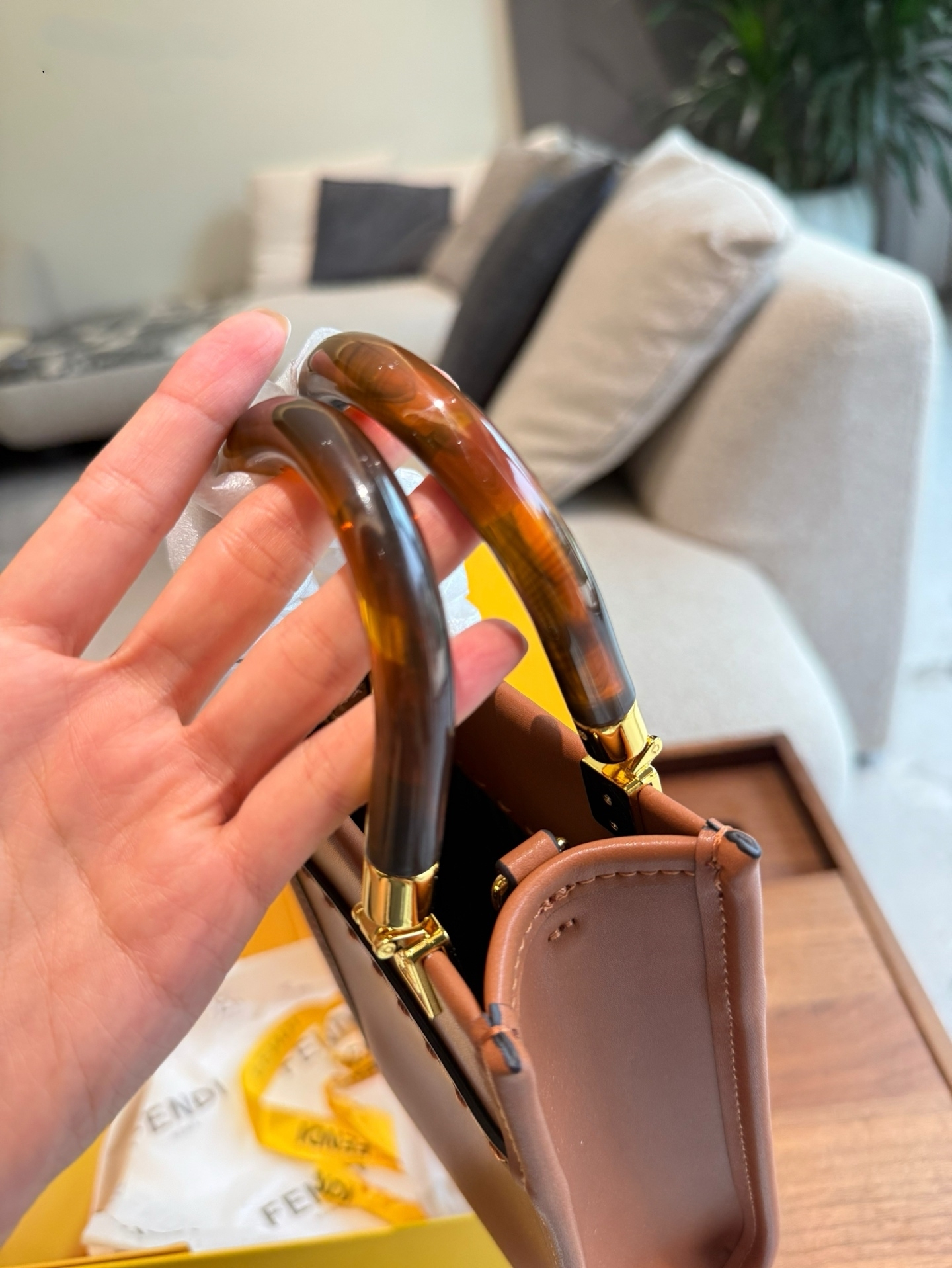 【FENDI公式旗艦店】フェンディ MINI TOTE クロスボディバッグ