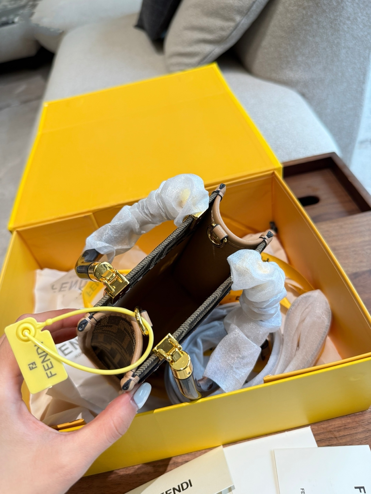【FENDI公式旗艦店】フェンディ mini Sunshine クロスボディバッグ