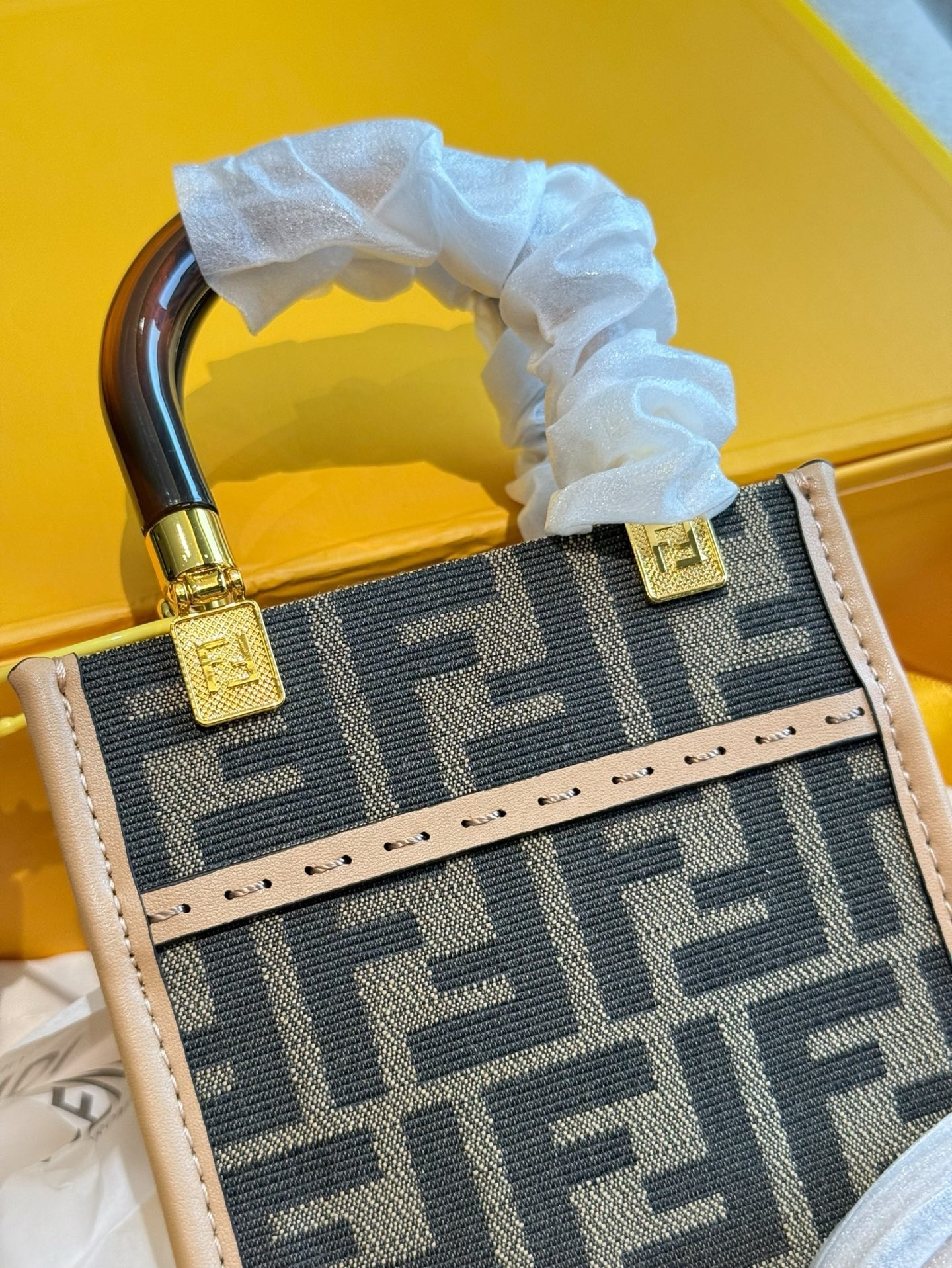 【FENDI公式旗艦店】フェンディ mini Sunshine クロスボディバッグ