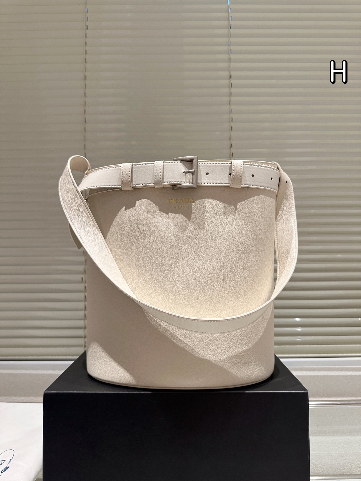 【PRADA公式旗艦店】プラダ TOTE バケットバッグ