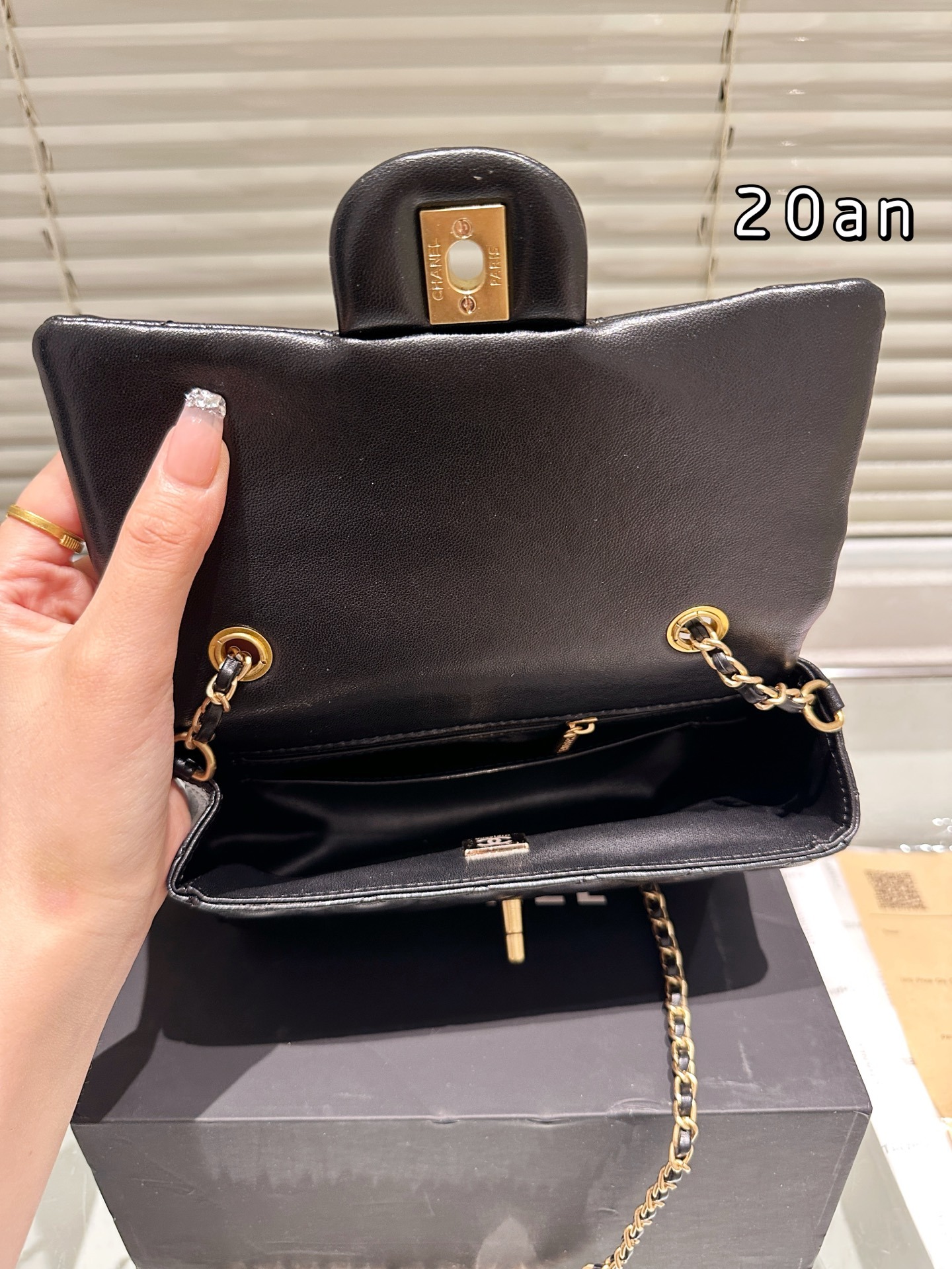 【CHANEL公式旗艦店】シャネル New Arrival チェーンバッグ