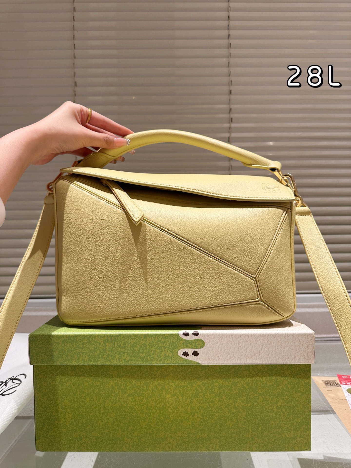 【LOEWE公式旗艦店】ロエベ クラシックショルダーバッグ