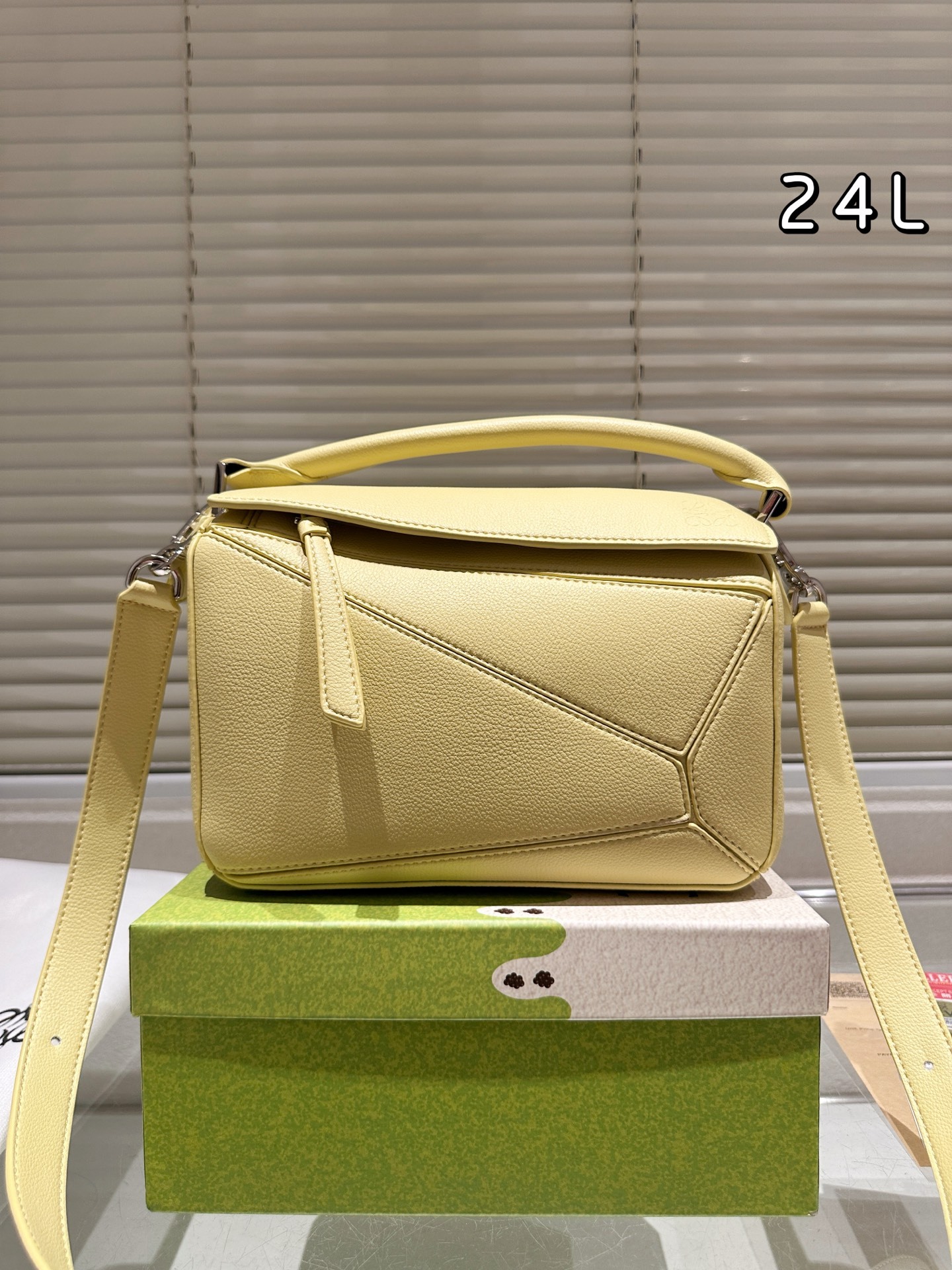 【LOEWE公式旗艦店】ロエベ クラシックショルダーバッグ