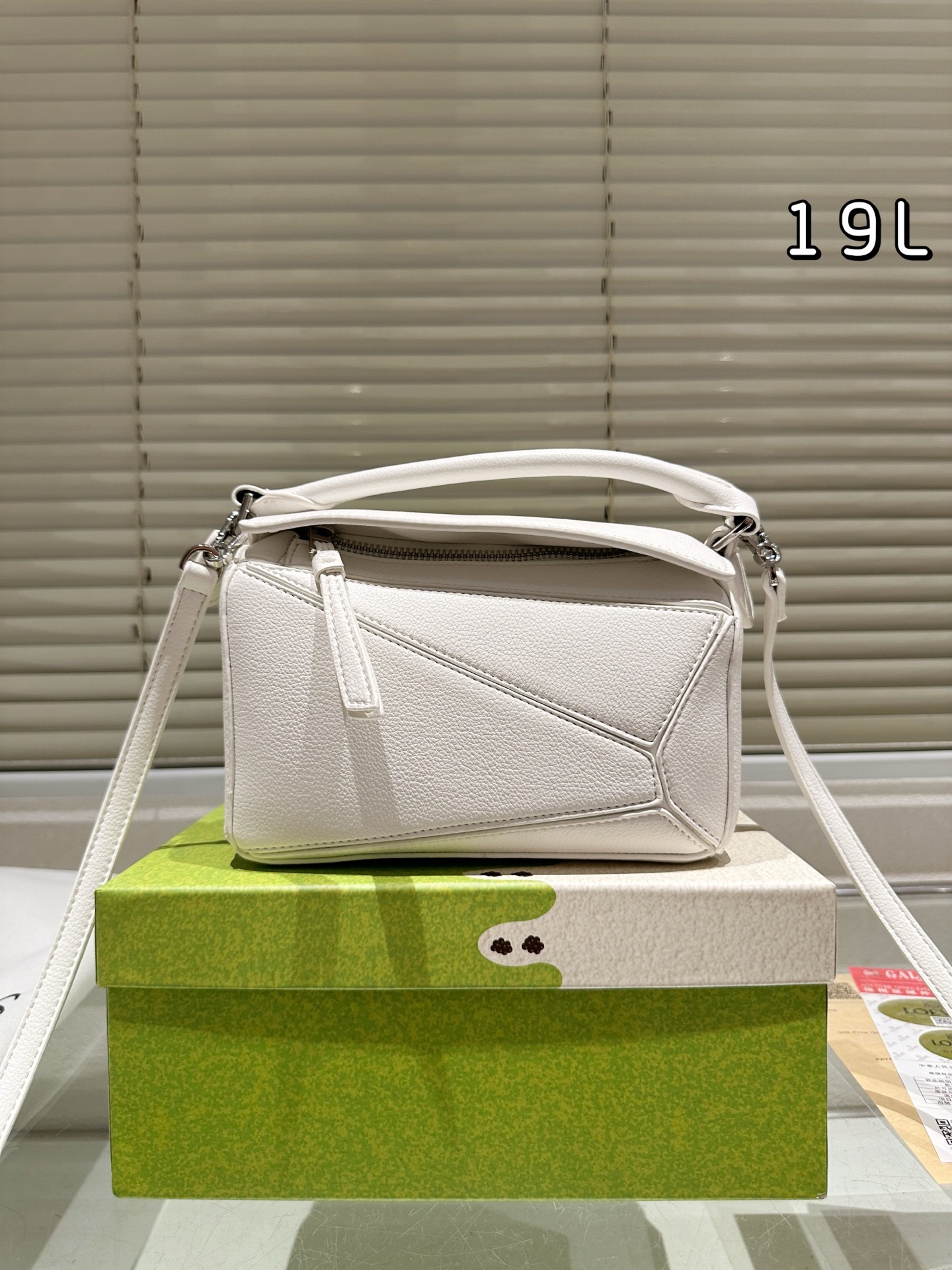 【LOEWE公式旗艦店】ロエベ クラシックショルダーバッグ