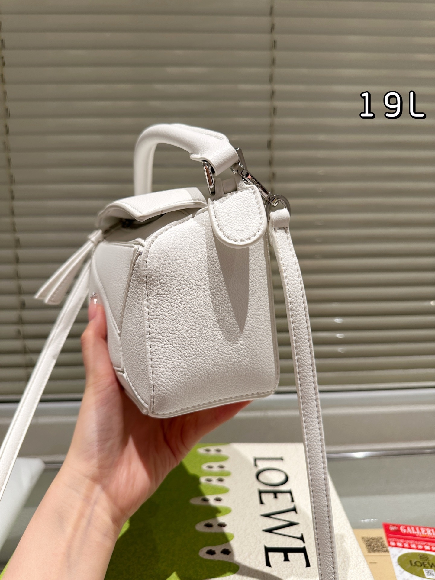 【LOEWE公式旗艦店】ロエベ クラシックショルダーバッグ