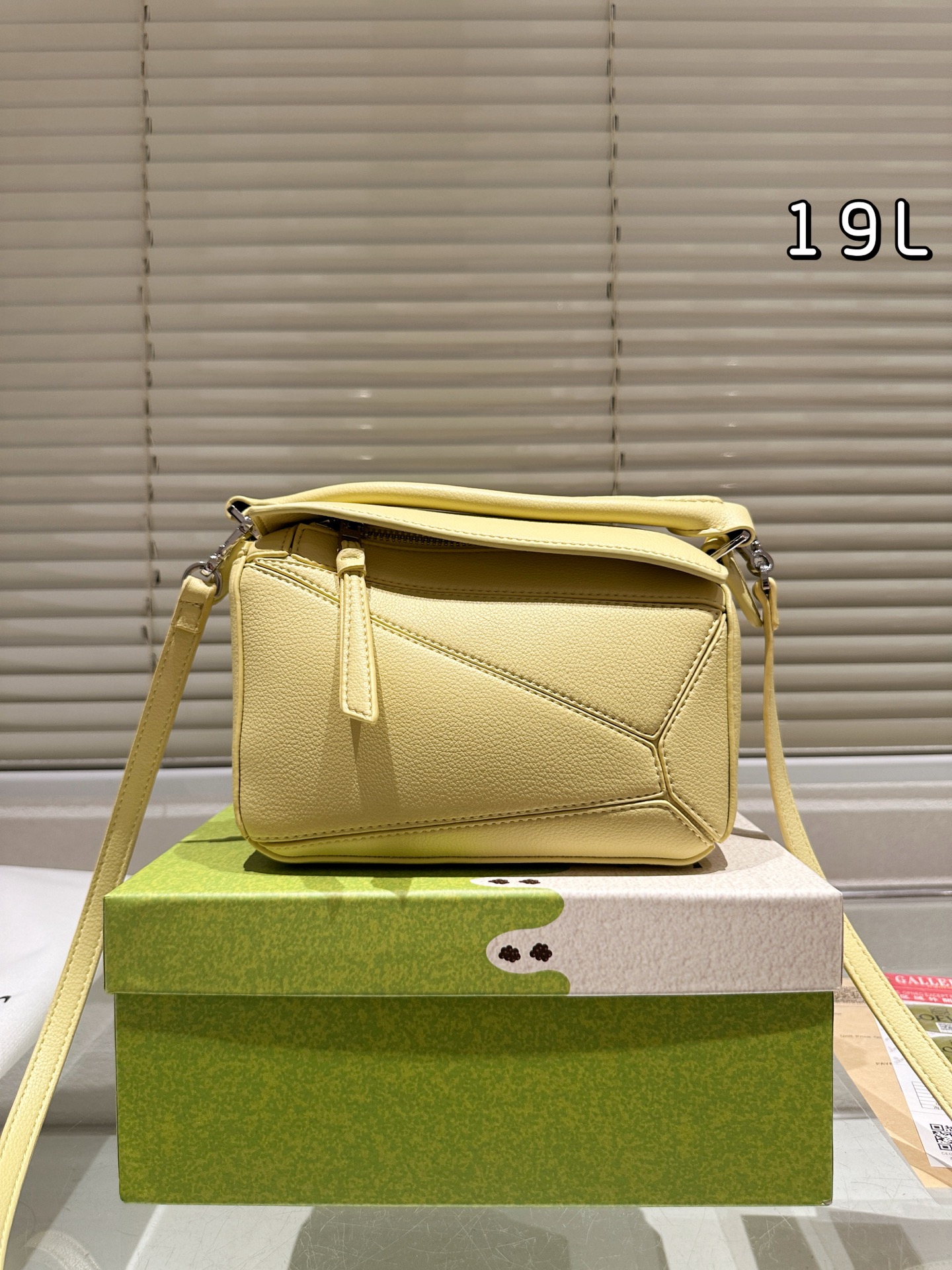 【LOEWE公式旗艦店】ロエベ クラシックショルダーバッグ