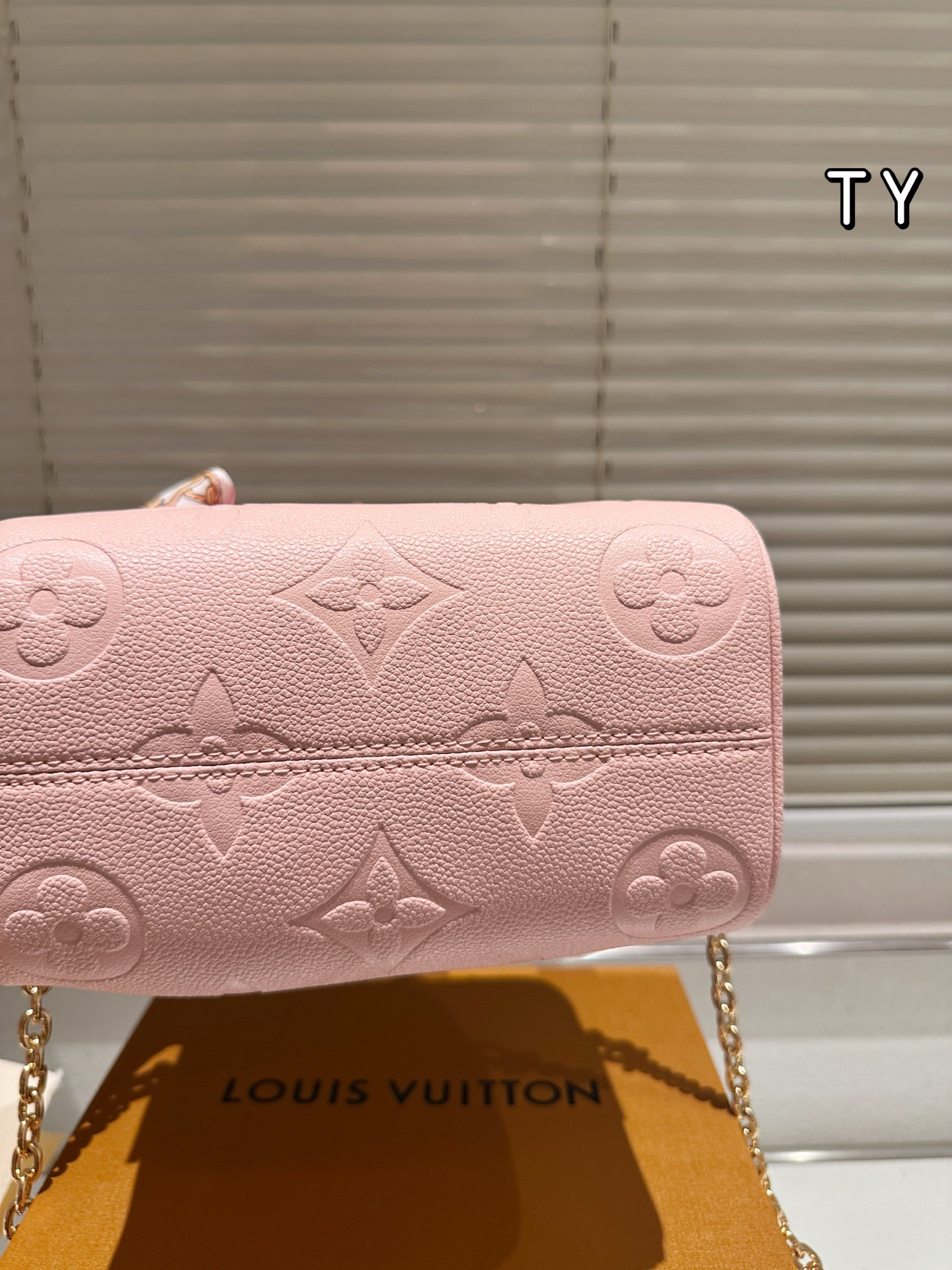 LOUIS VUITTON ルイヴィトン M47136 speedy クロスボディバッグ