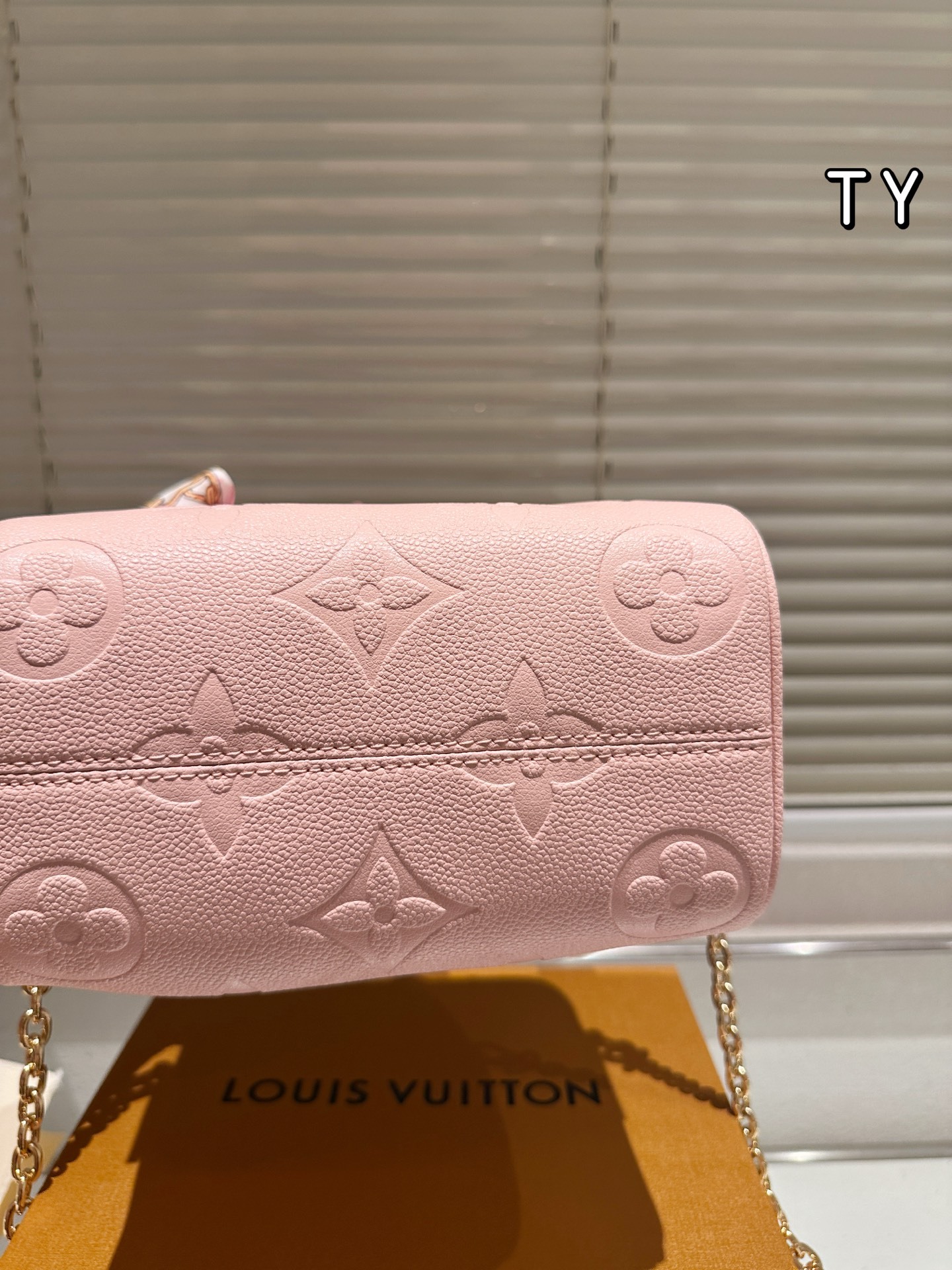 LOUIS VUITTON ルイヴィトン M47136 speedy クロスボディバッグ