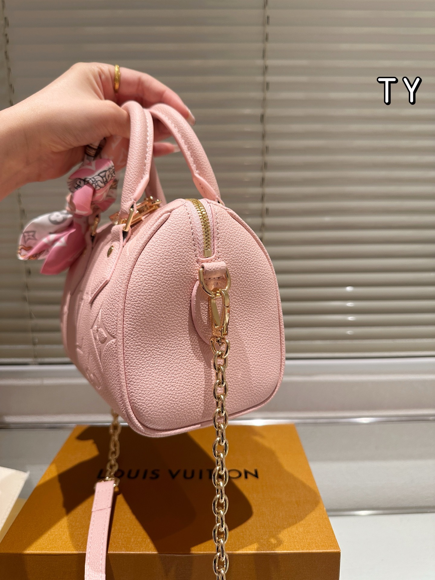 LOUIS VUITTON ルイヴィトン M47136 speedy クロスボディバッグ