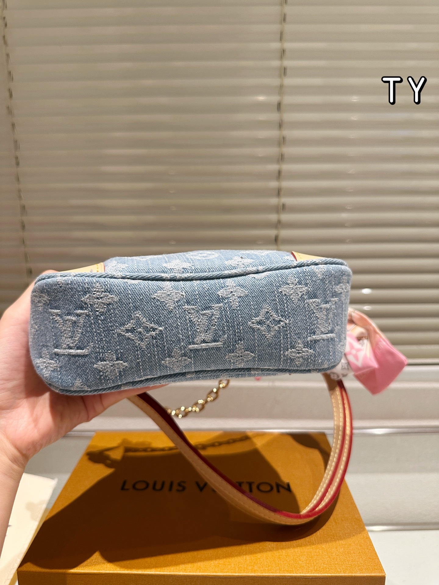LOUIS VUITTON ルイヴィトン Boulogne メッセンジャーバッグ