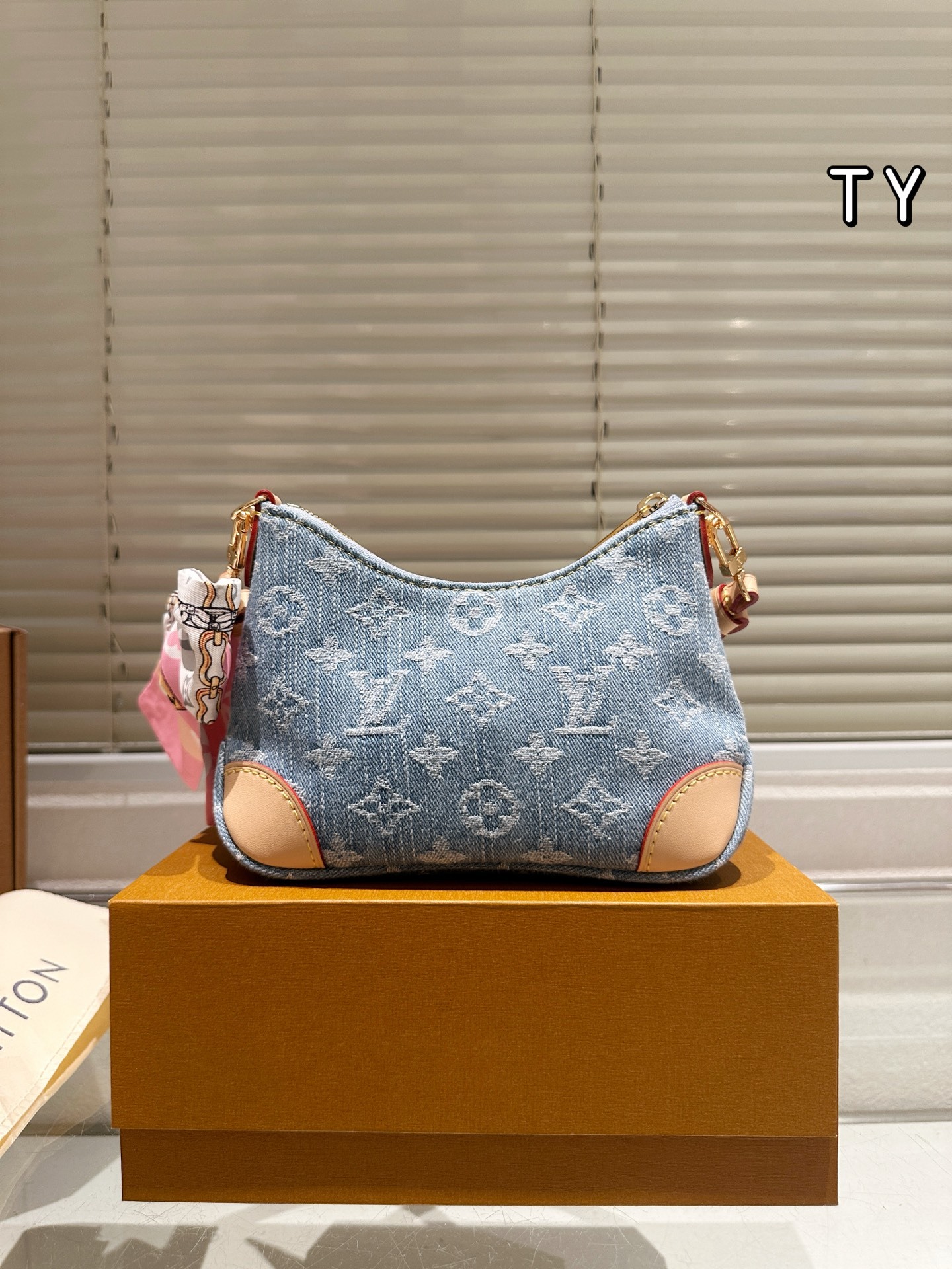 LOUIS VUITTON ルイヴィトン Boulogne メッセンジャーバッグ