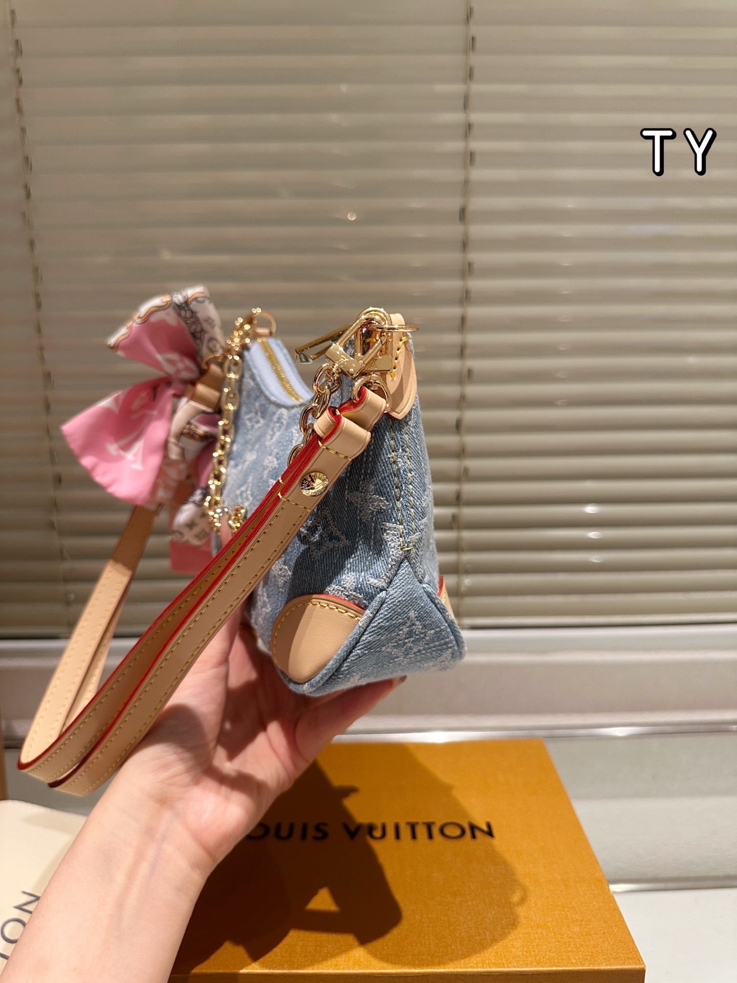 LOUIS VUITTON ルイヴィトン Boulogne メッセンジャーバッグ