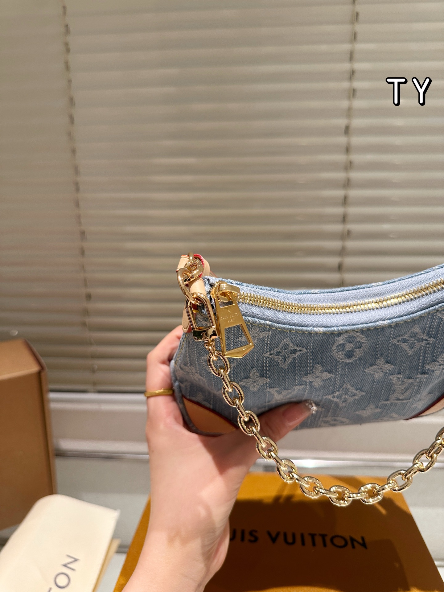 LOUIS VUITTON ルイヴィトン Boulogne メッセンジャーバッグ