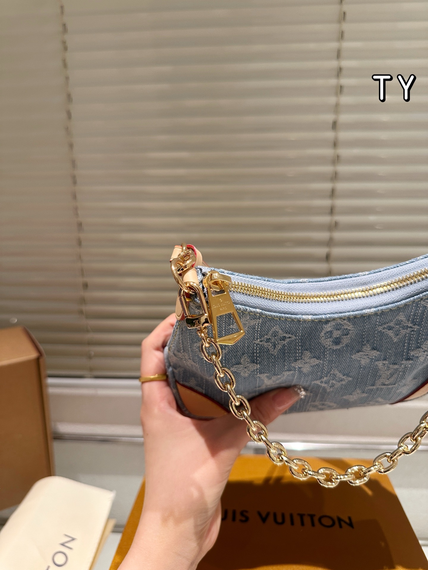 LOUIS VUITTON ルイヴィトン Boulogne メッセンジャーバッグ