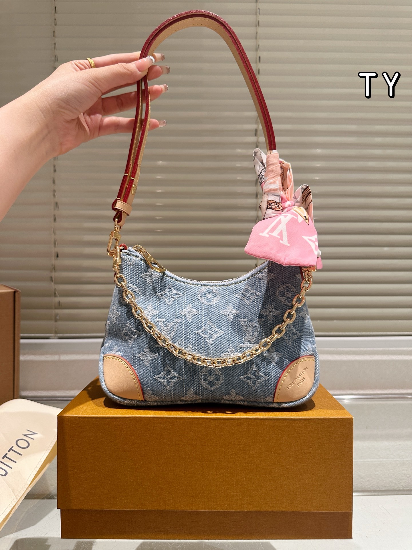 LOUIS VUITTON ルイヴィトン Boulogne メッセンジャーバッグ