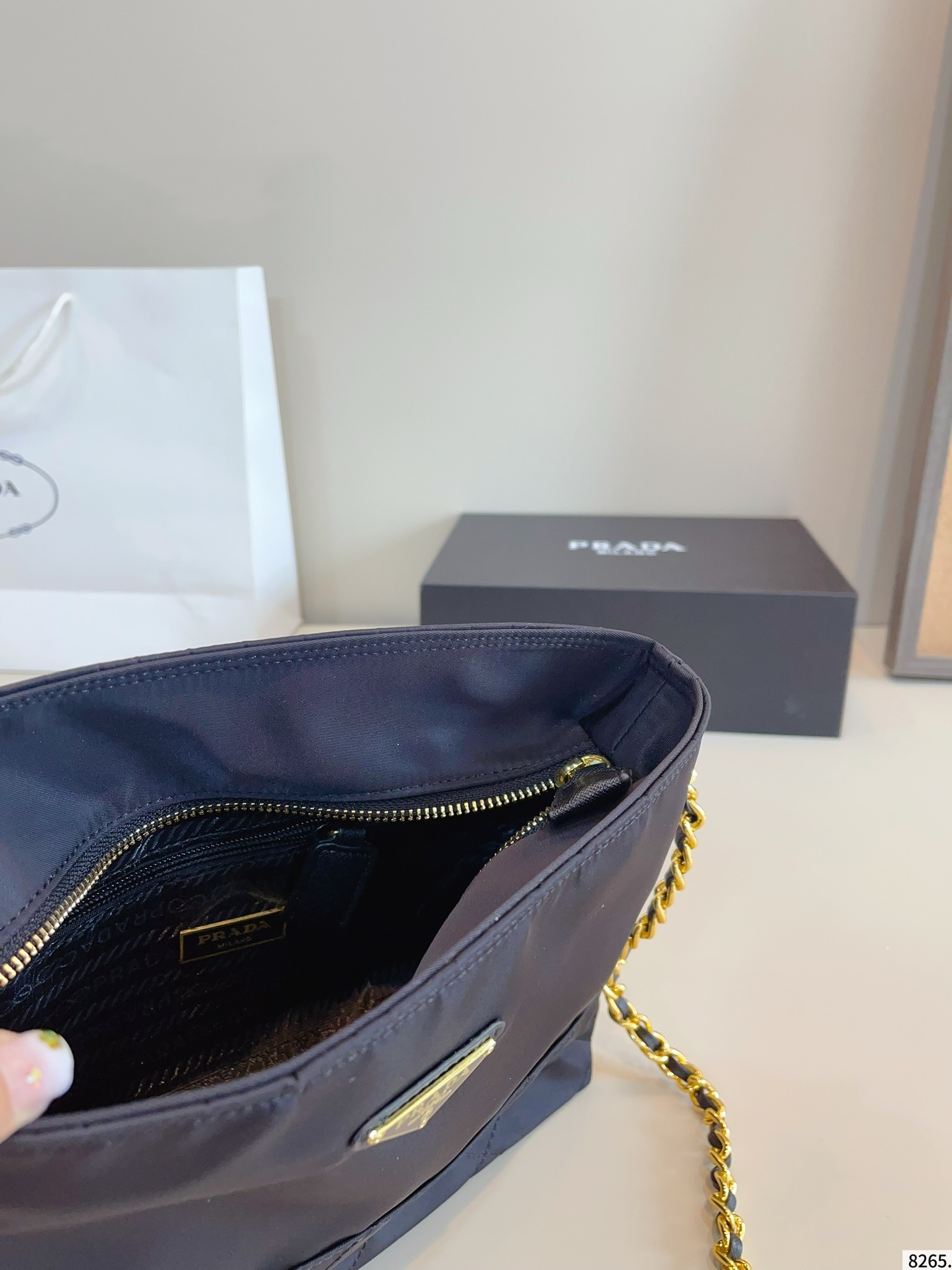 【PRADA公式旗艦店】プラダ ナイロンのトートバッグ★人気商品★