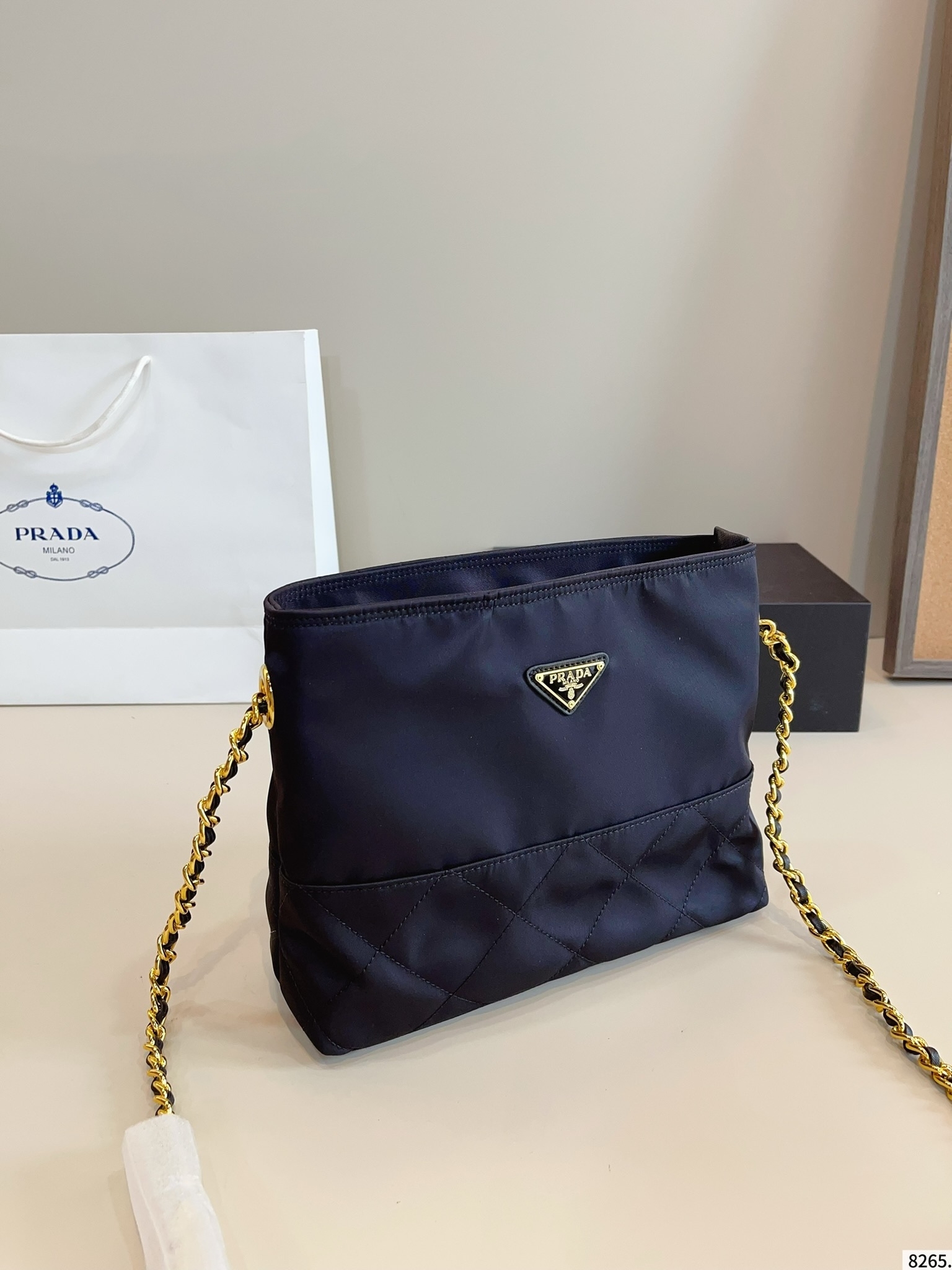 【PRADA公式旗艦店】プラダ ナイロンのトートバッグ★人気商品★