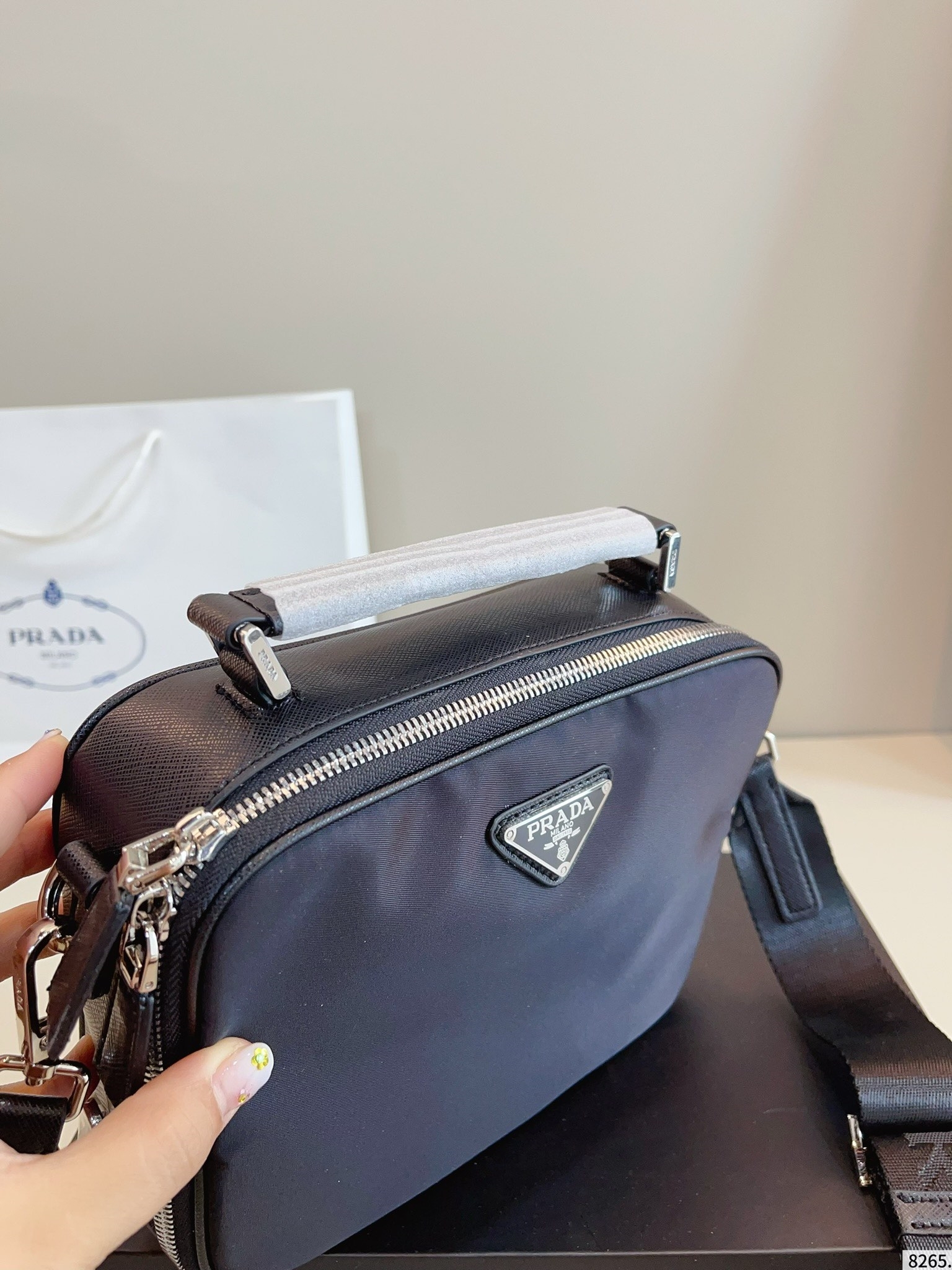 【PRADA公式旗艦店】プラダ カメラバッグ ショルダーバッグ★人気商品★