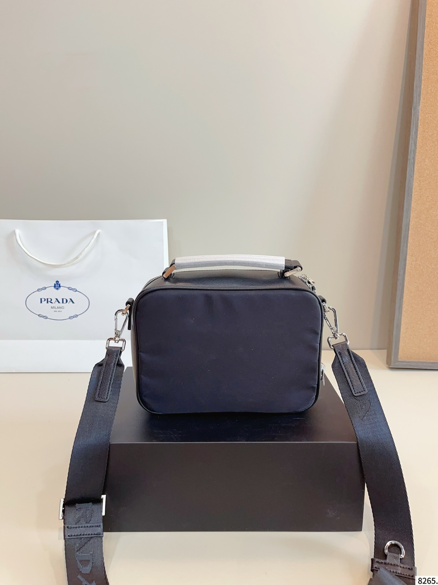 【PRADA公式旗艦店】プラダ カメラバッグ ショルダーバッグ★人気商品★