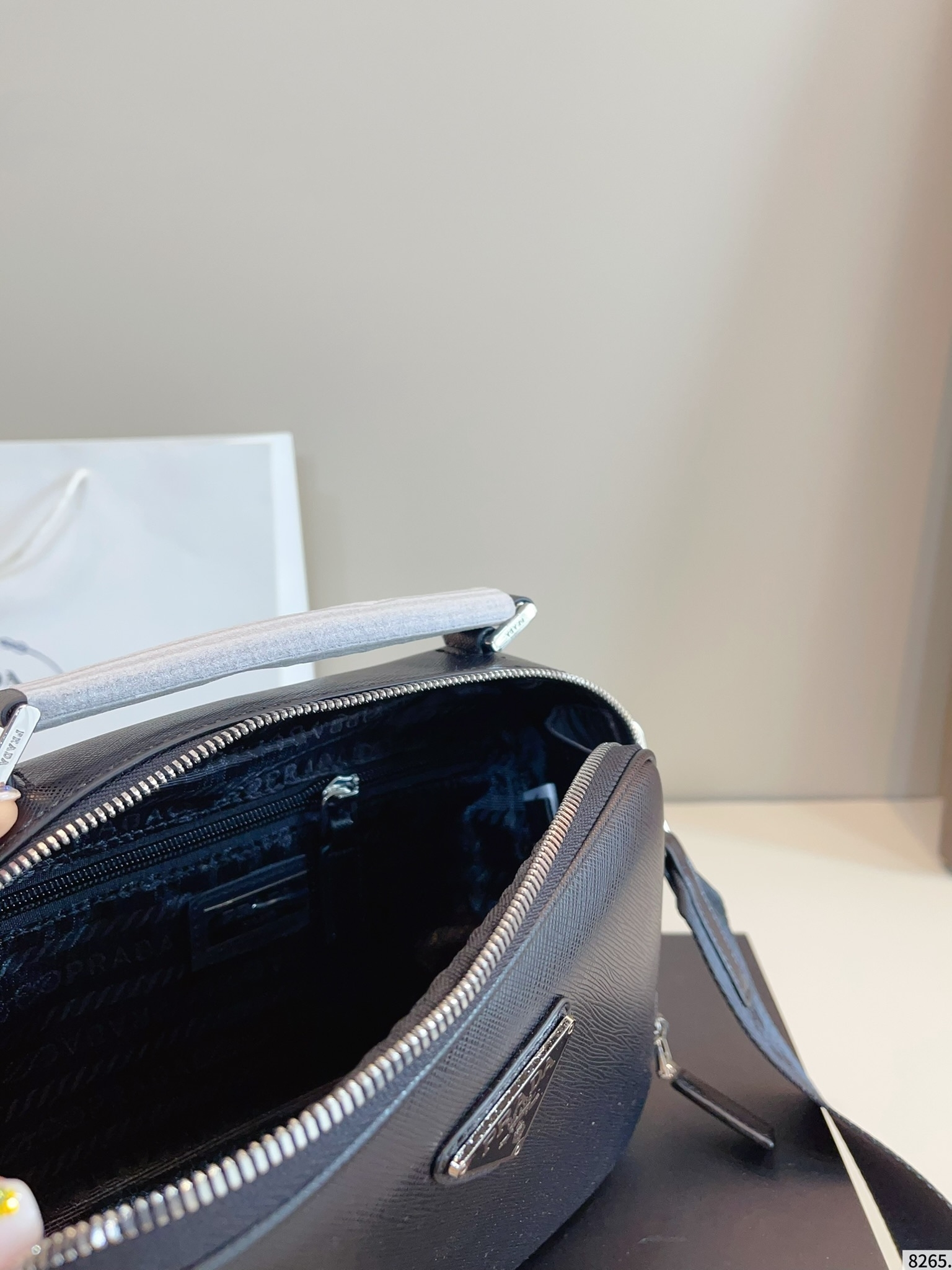 【PRADA公式旗艦店】プラダ カメラバッグ ショルダーバッグ★人気商品★