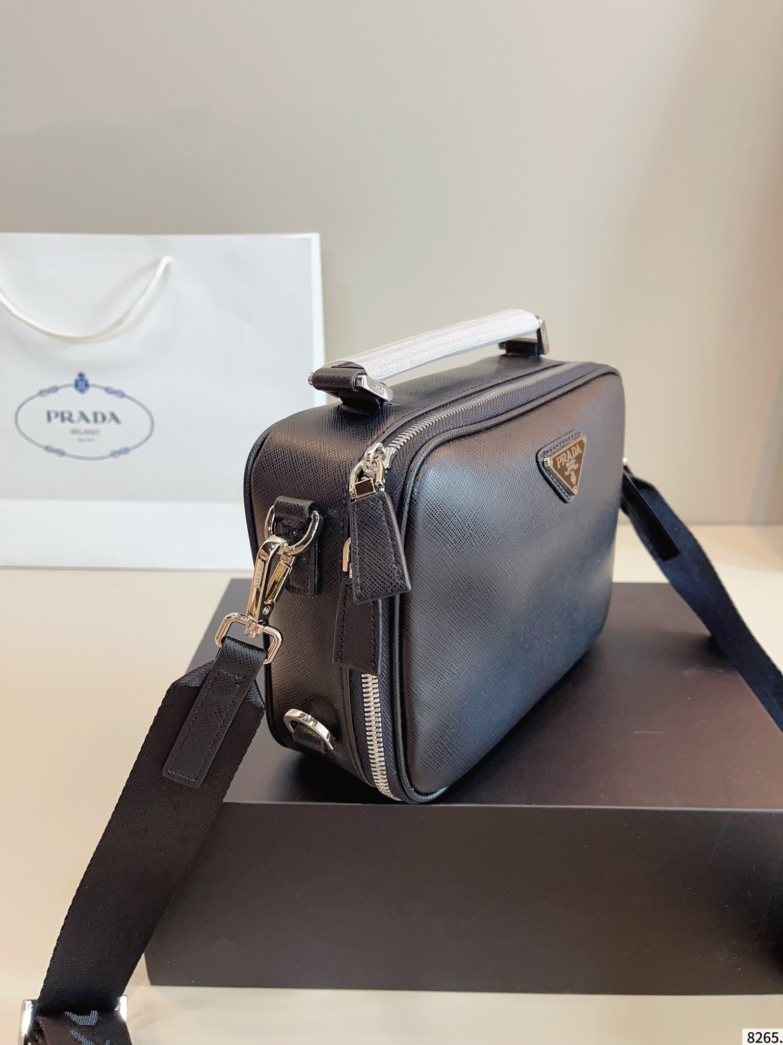 【PRADA公式旗艦店】プラダ カメラバッグ ショルダーバッグ★人気商品★