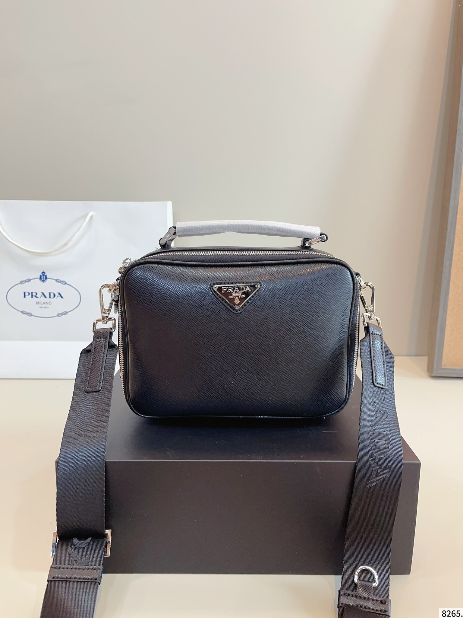 【PRADA公式旗艦店】プラダ カメラバッグ ショルダーバッグ★人気商品★