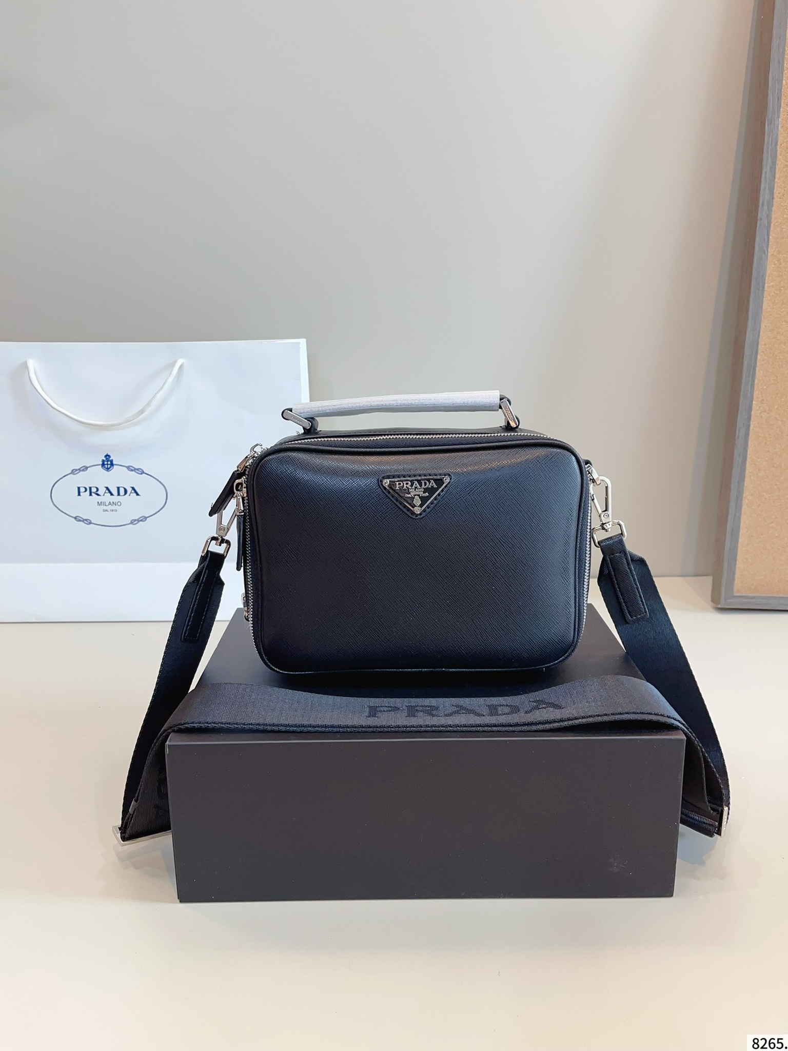 【PRADA公式旗艦店】プラダ カメラバッグ ショルダーバッグ★人気商品★