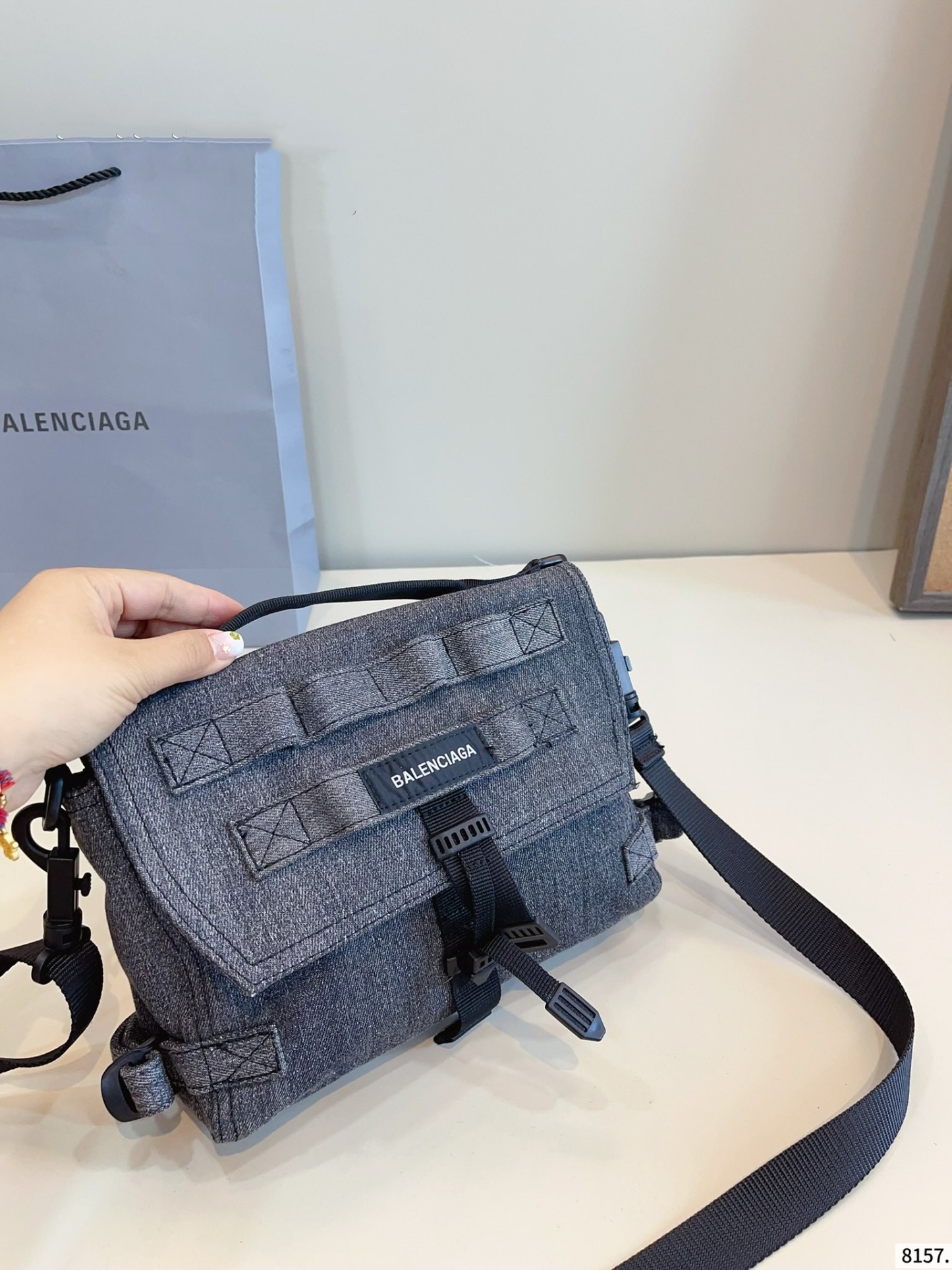 【BALENCIAGA公式旗艦店】シャネル デニムバッグ★大人気商品★