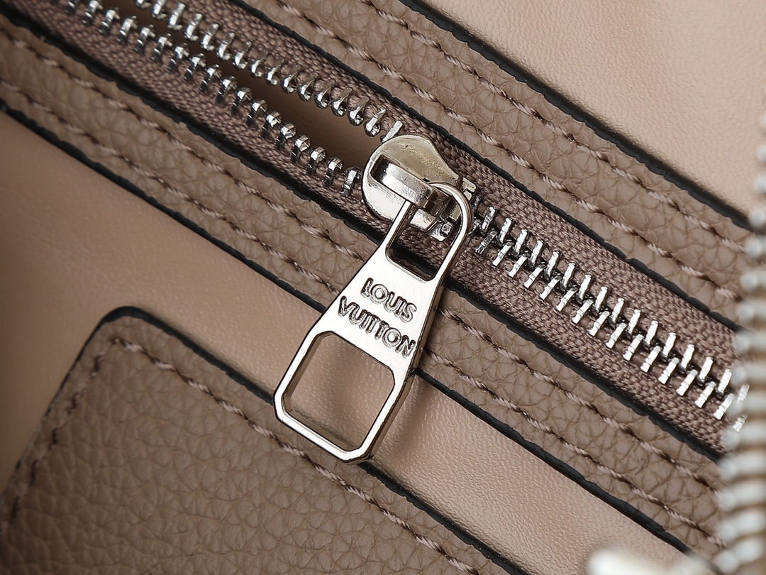 LOUIS VUITTON ルイヴィトン Speedy Soft 30 クロスボディバッグ