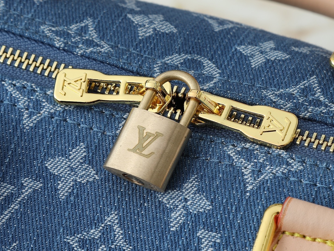 LOUIS VUITTON ルイヴィトン Speedy Soft 30 クロスボディバッグ