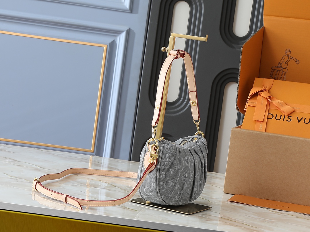 LOUIS VUITTON ルイヴィトン M13571 Pochette Valley デニムバッグ