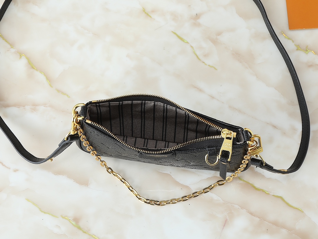 LOUIS VUITTON ルイヴィトン Easy Pouch ショルダーバッグ