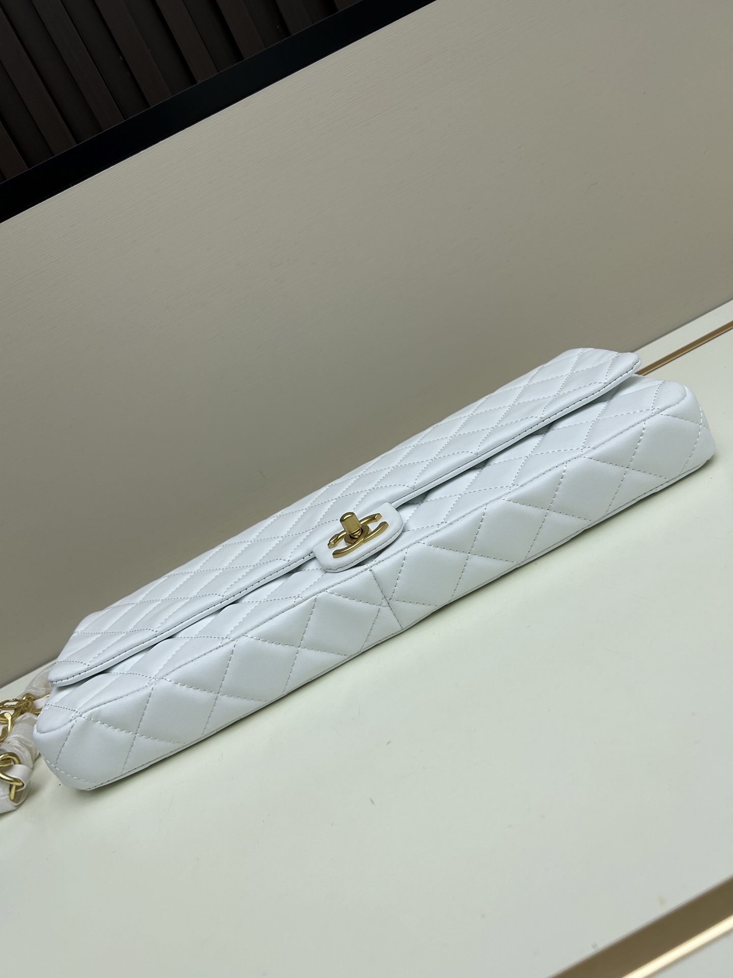 【CHANEL公式旗艦店】シャネル 24a maxi ショルダーバッグ