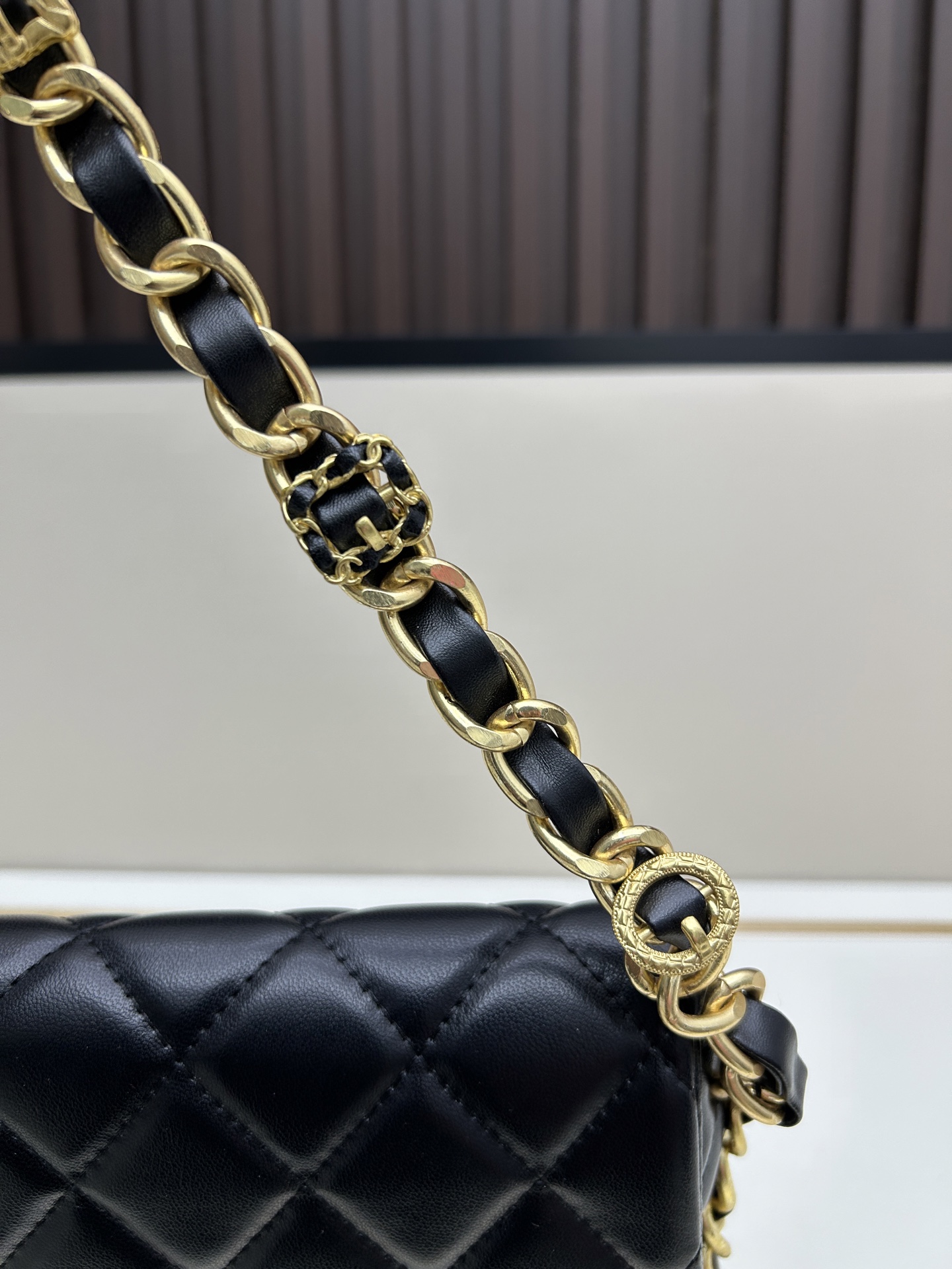 【CHANEL公式旗艦店】シャネル 24a maxi ショルダーバッグ