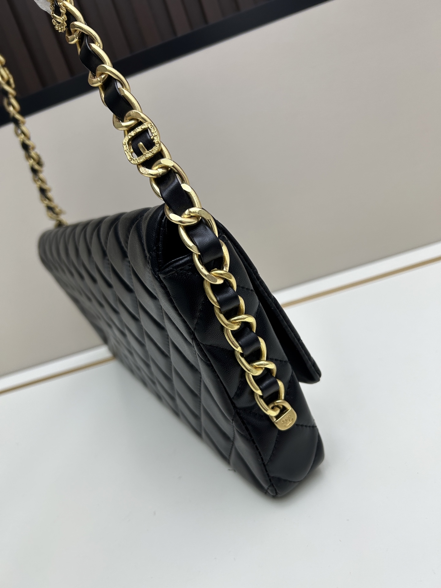 【CHANEL公式旗艦店】シャネル 24a maxi ショルダーバッグ