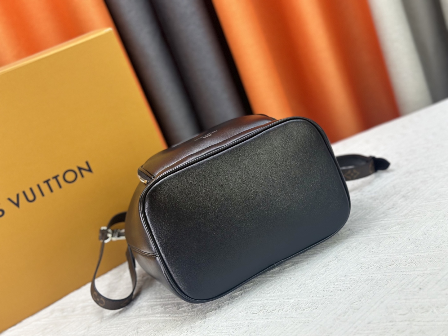 LOUIS VUITTON ルイヴィトン No Way クロスボディバッグ M14377