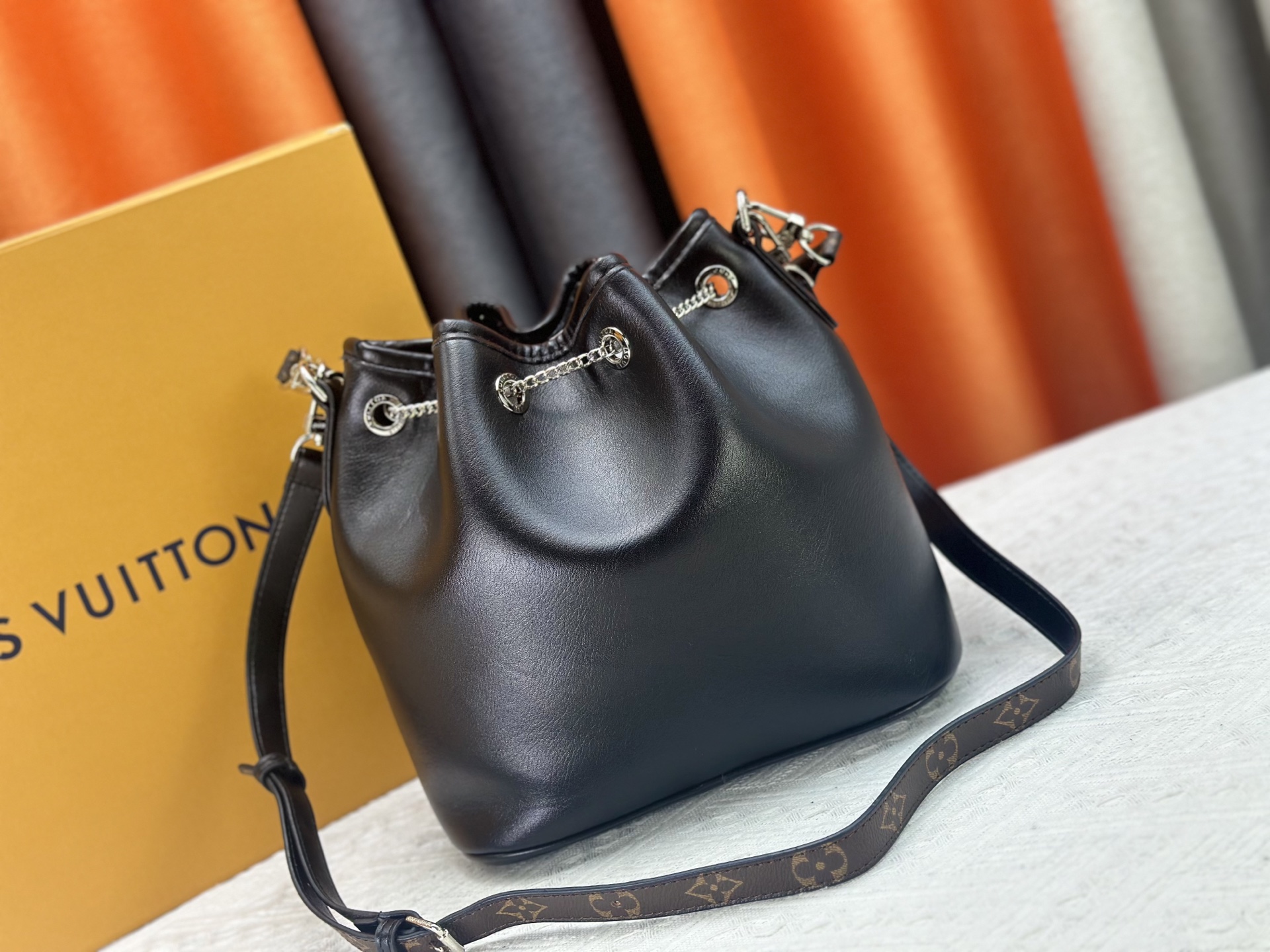 LOUIS VUITTON ルイヴィトン No Way クロスボディバッグ M14377