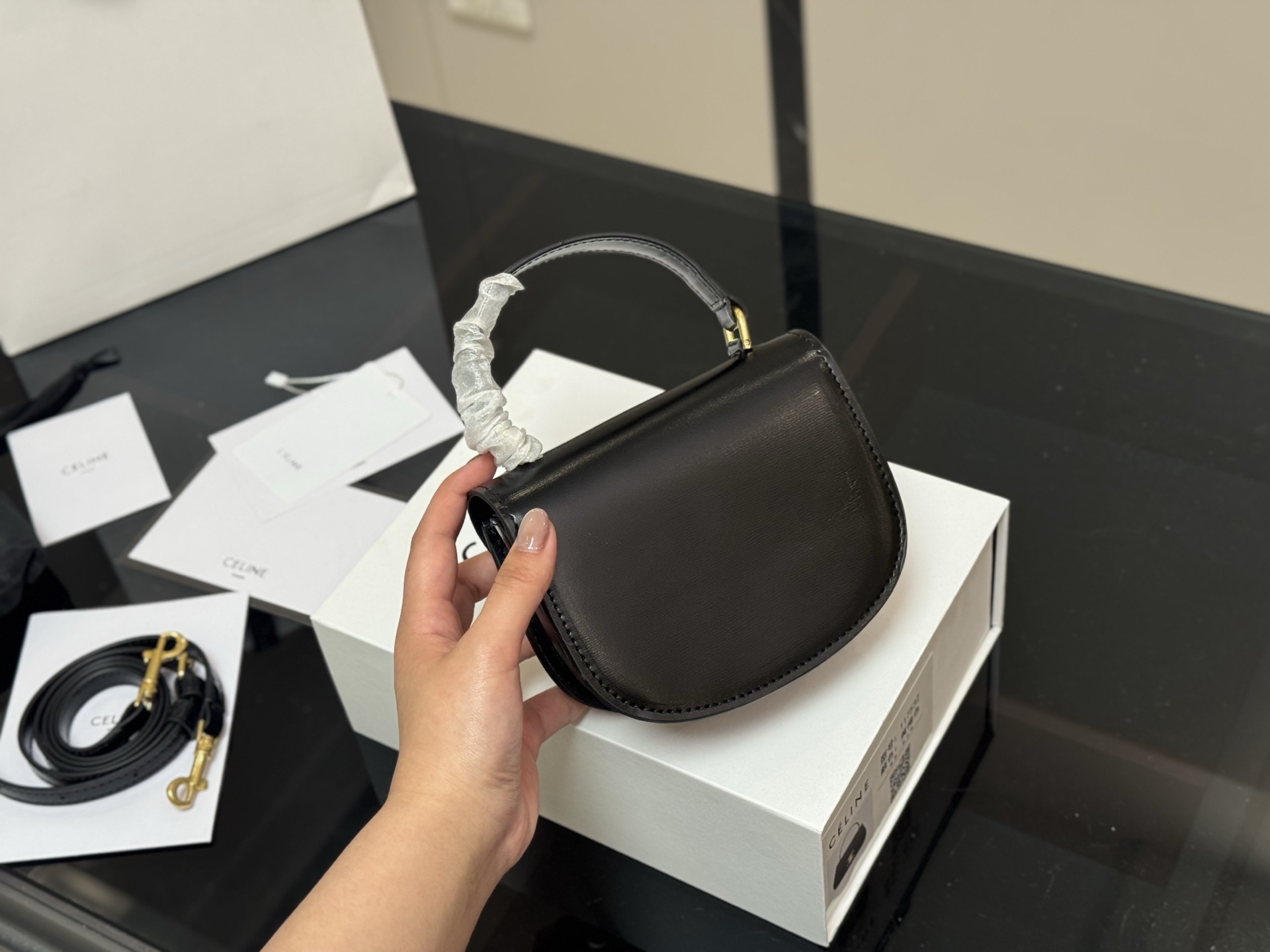 【CELINE公式旗艦店】セリーヌ BESACE TRIOMPHE MINI ハンドバッグ