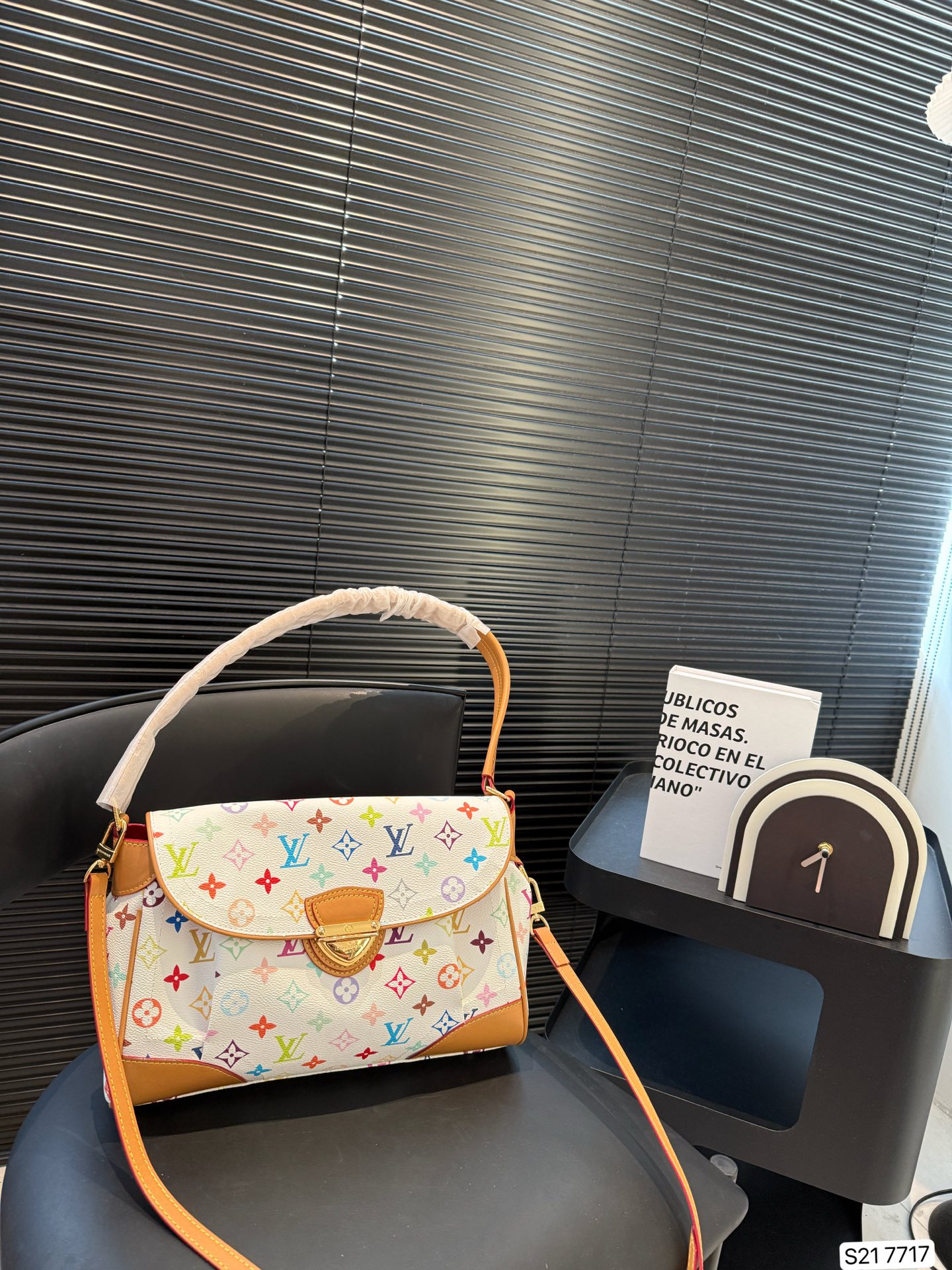 LOUIS VUITTON ルイヴィトン VERNIS わきバッグ 31*23CM
