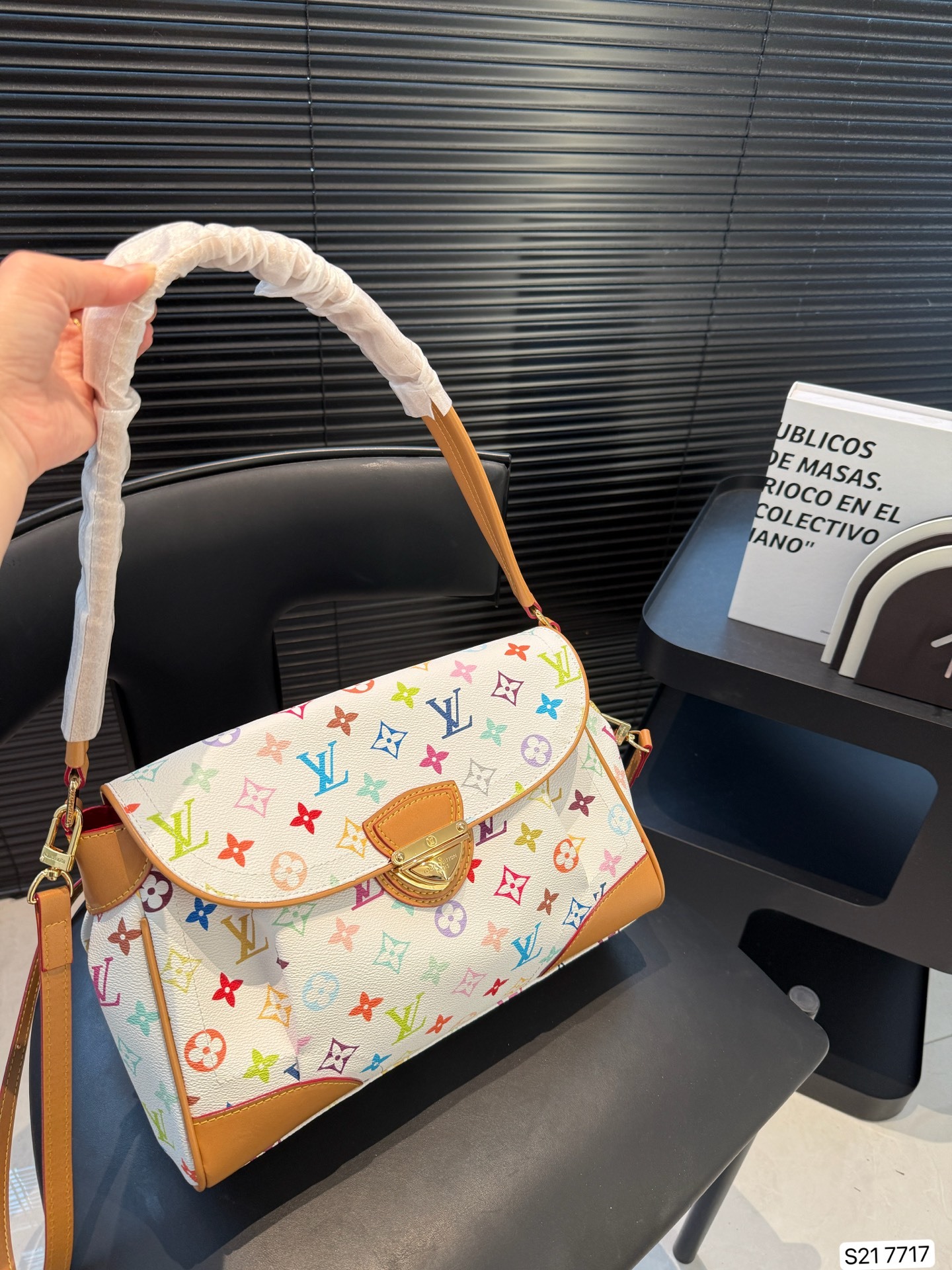 LOUIS VUITTON ルイヴィトン VERNIS わきバッグ 31*23CM