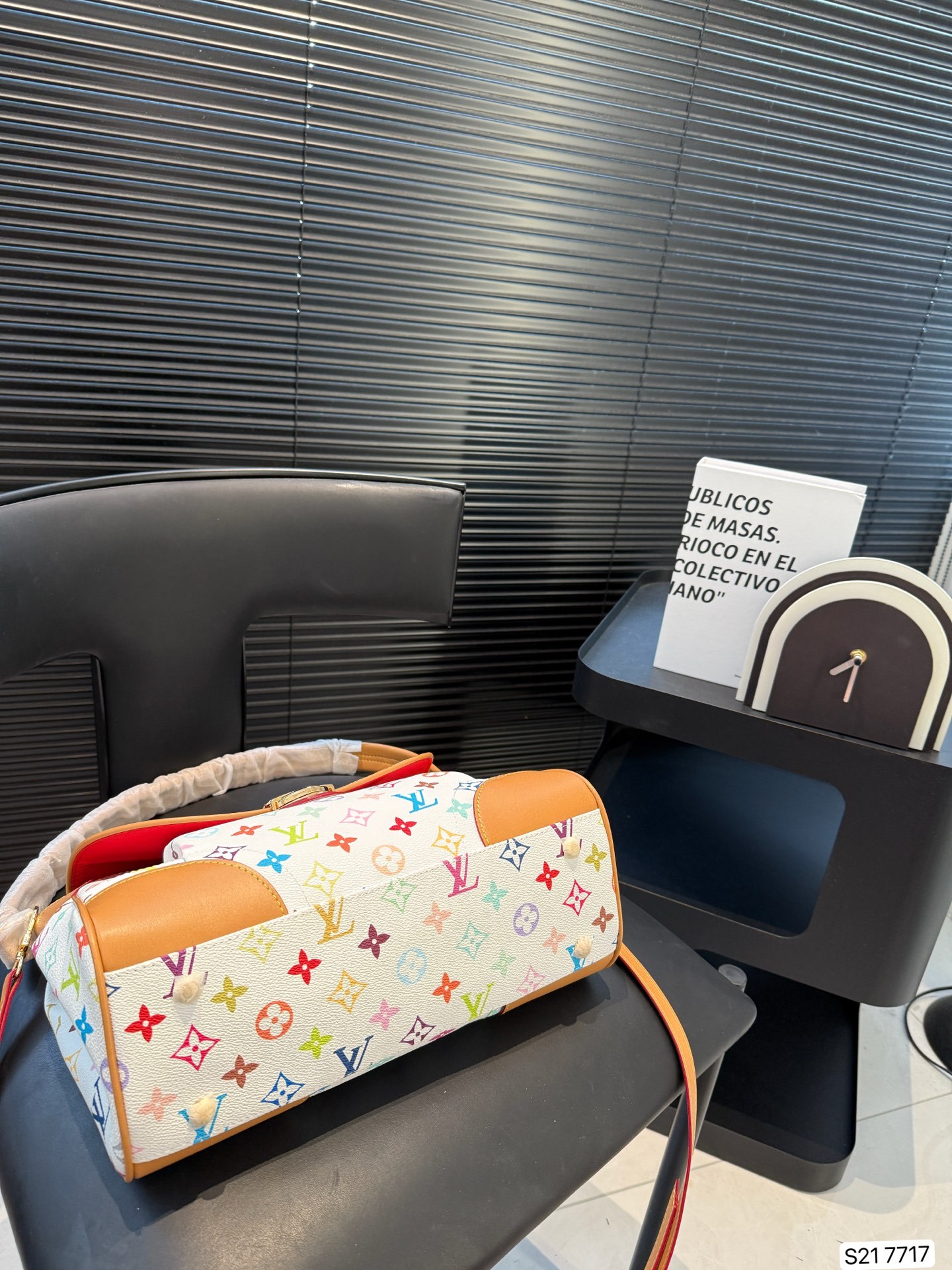 LOUIS VUITTON ルイヴィトン VERNIS わきバッグ 31*23CM