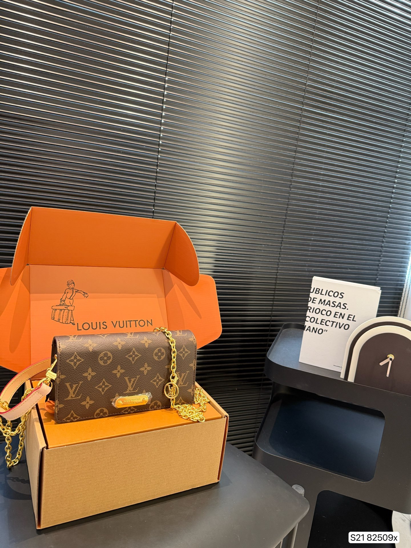 【LOUIS VUITTON旗艦店】ルイヴィトン Wallet On Chain Lily ハンドバッグ M82509