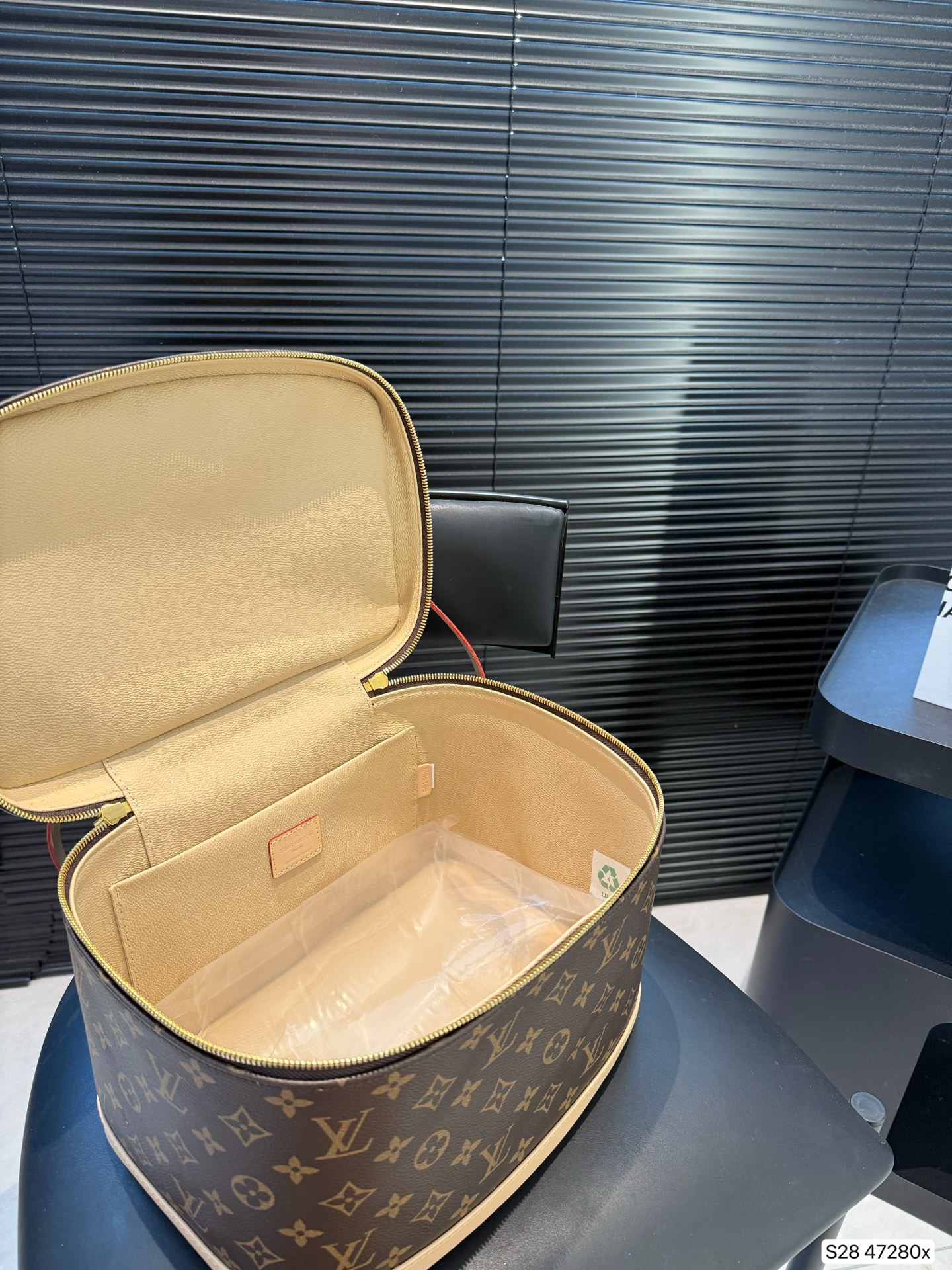 【LOUIS VUITTON公式旗艦店】ルイヴィトン 化粧ポーチ M47280