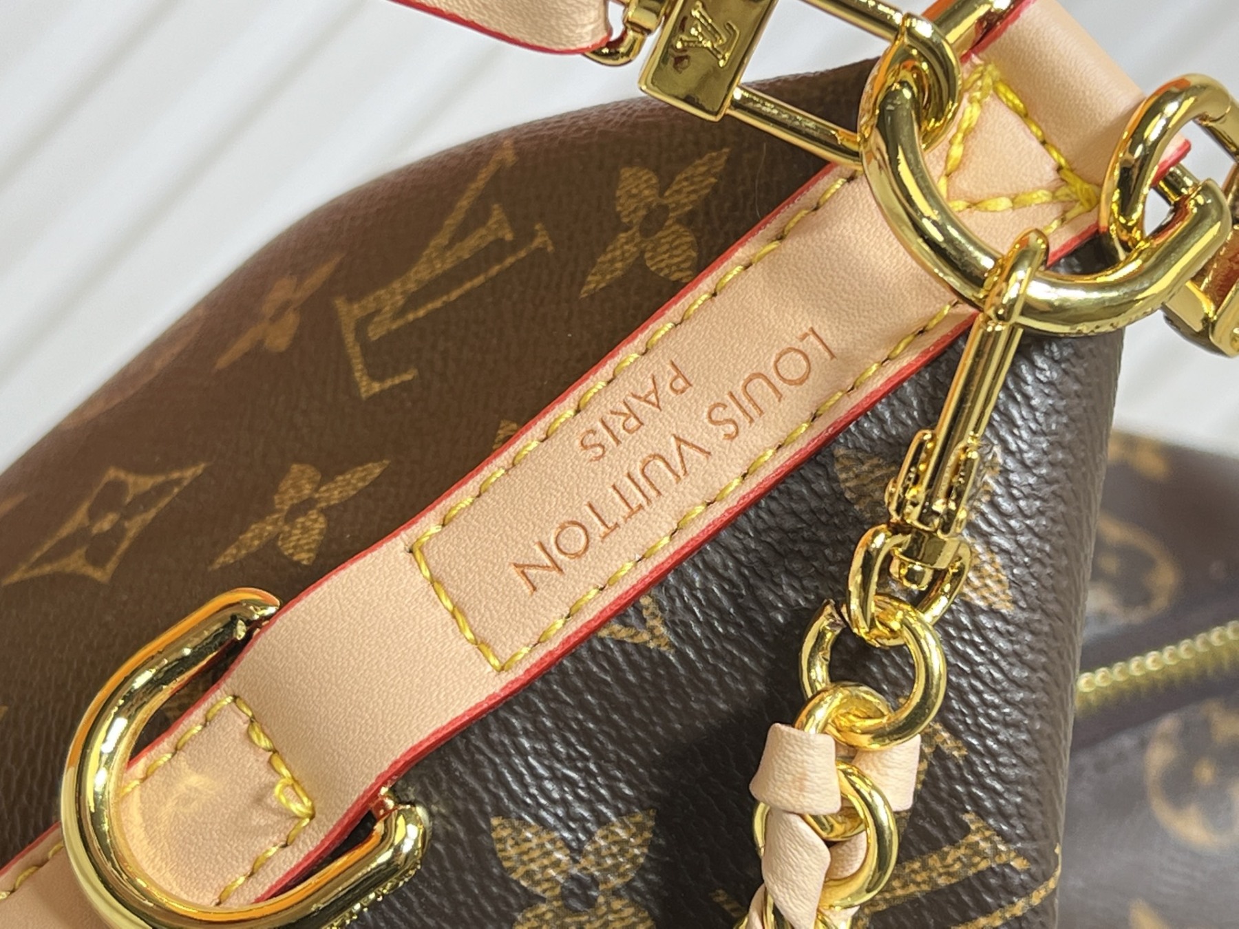 LOUIS VUITTON ルイヴィトン M46213 クロスボディバッグ